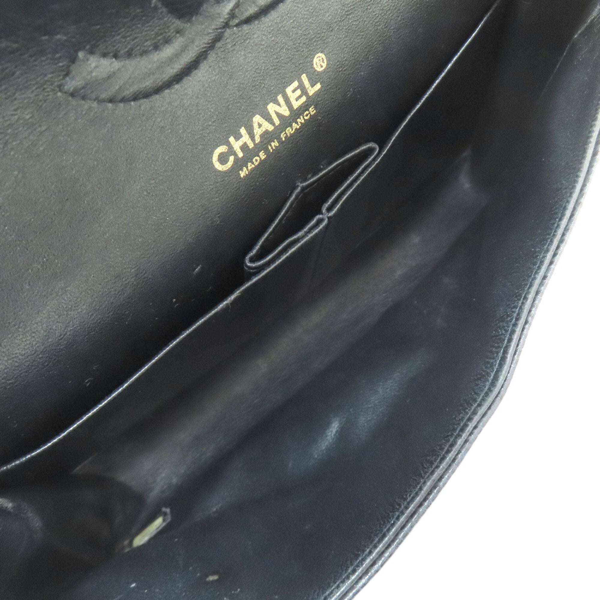 Chanel Black Leather Shoulder Bag (Pre-Owned)