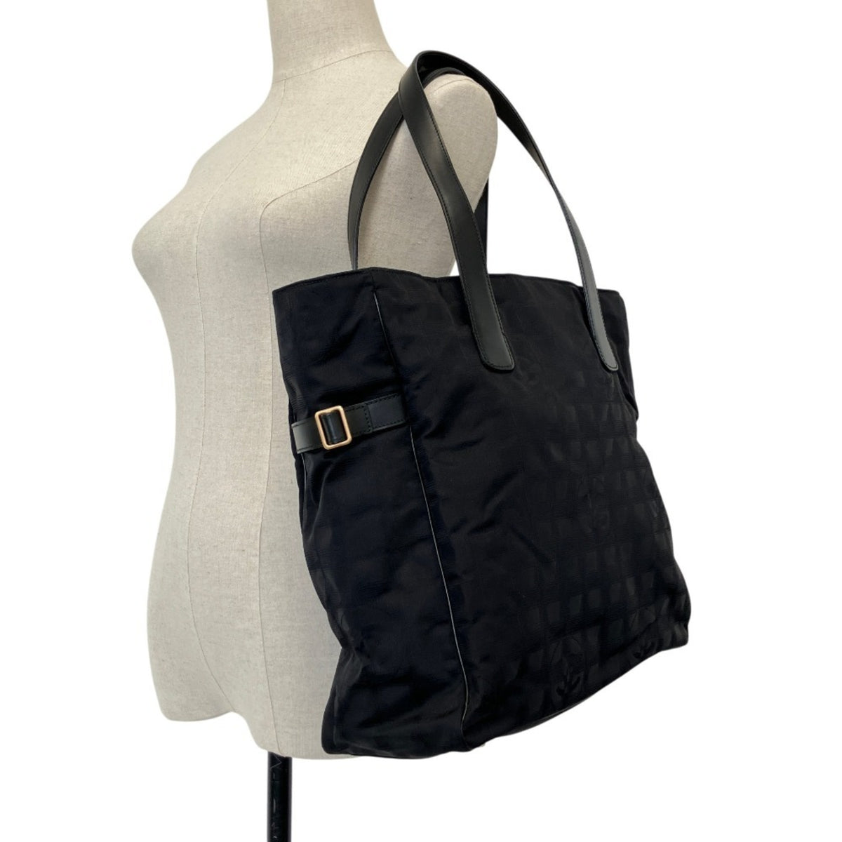Chanel New Travel Line Black New Travel Line Tote Bag (Pre-Owned)