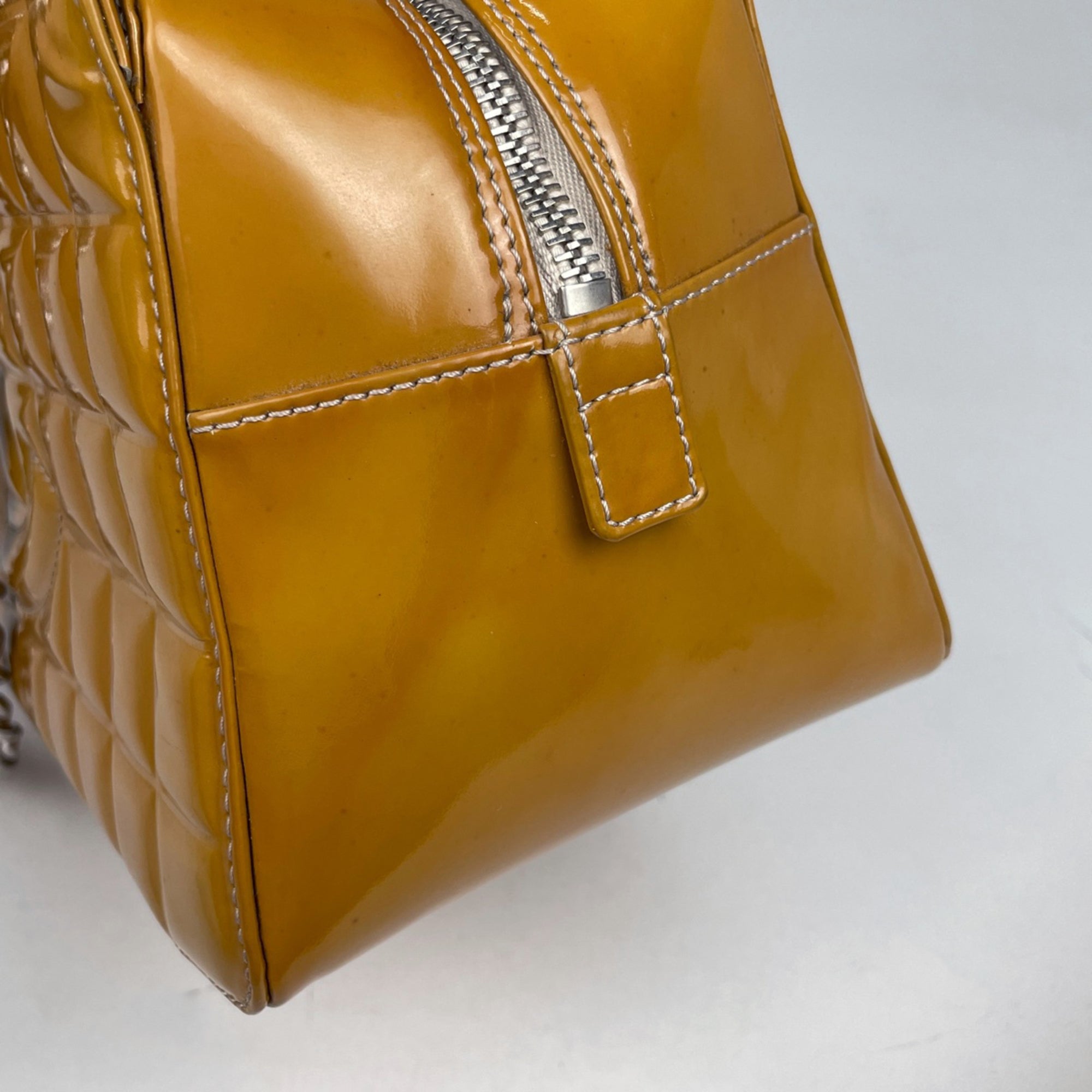 Chanel Brown Patent Leather Shoulder Bag (Pre-Owned)