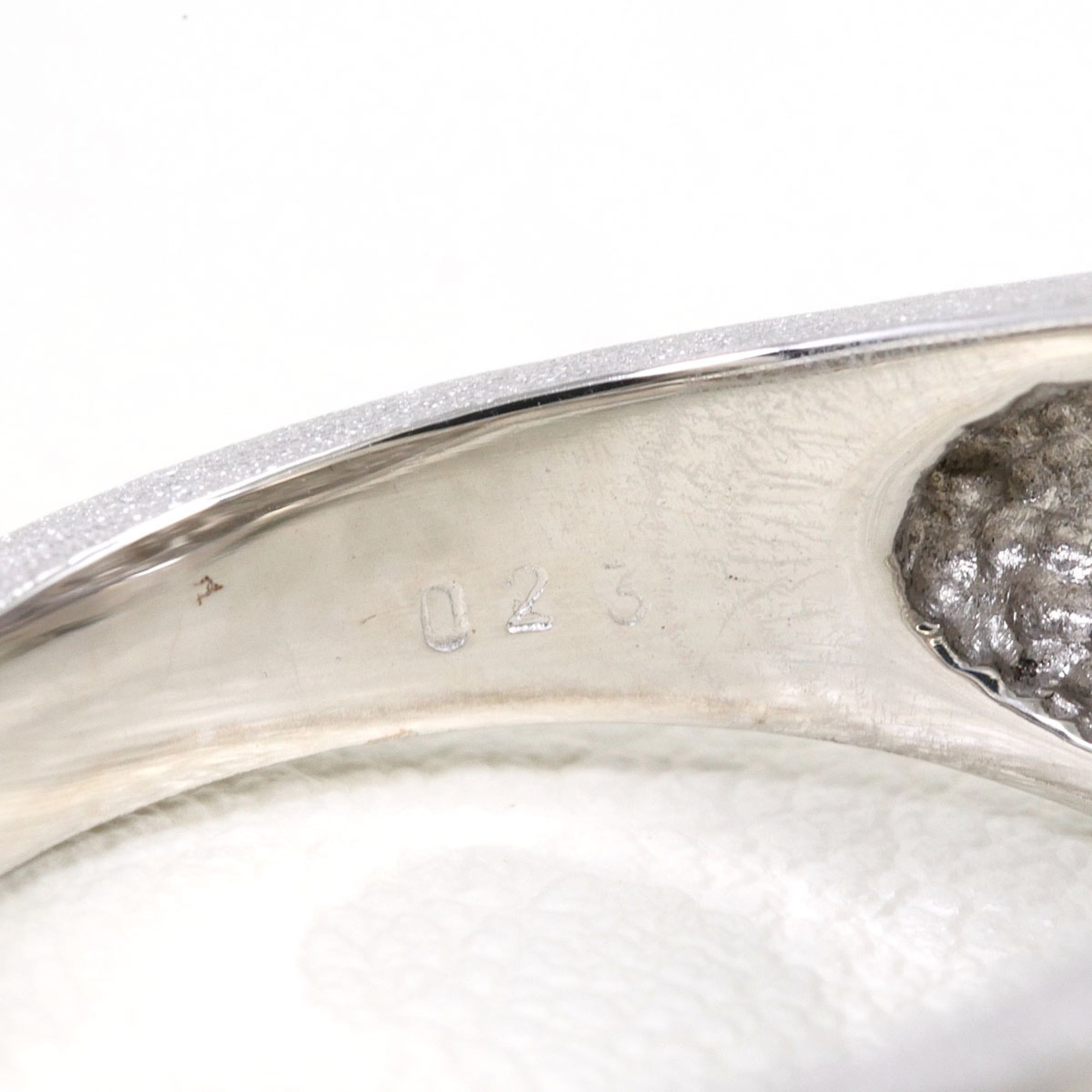 Unbranded White Gold White Gold (18K) Band Ring (Pre-Owned)