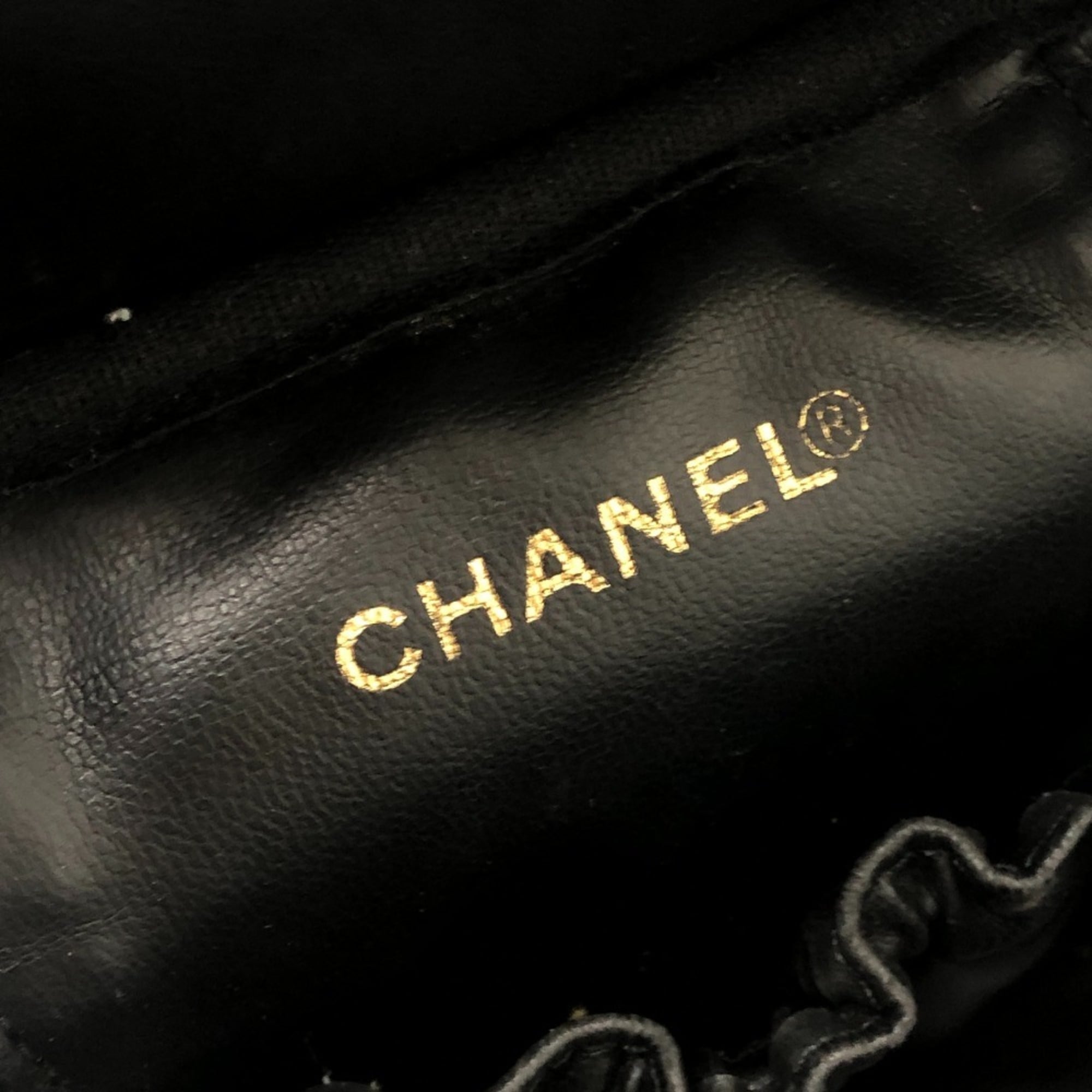 Chanel Black Grained Calfskin Handbag Vanity Bag (Pre-Owned)