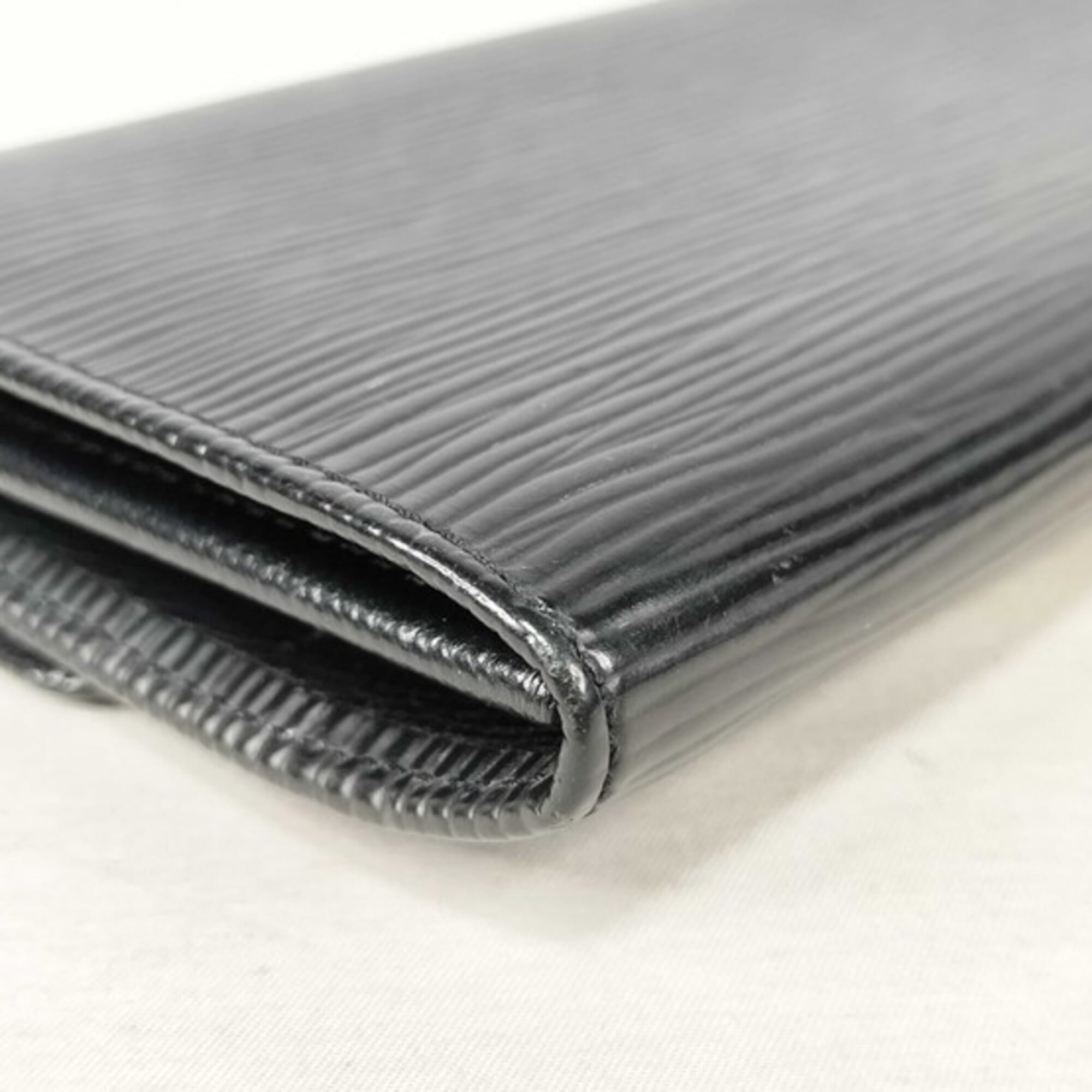 Louis Vuitton Epi Black Epi Leather Long Wallet (Bi-Fold) (Pre-Owned)