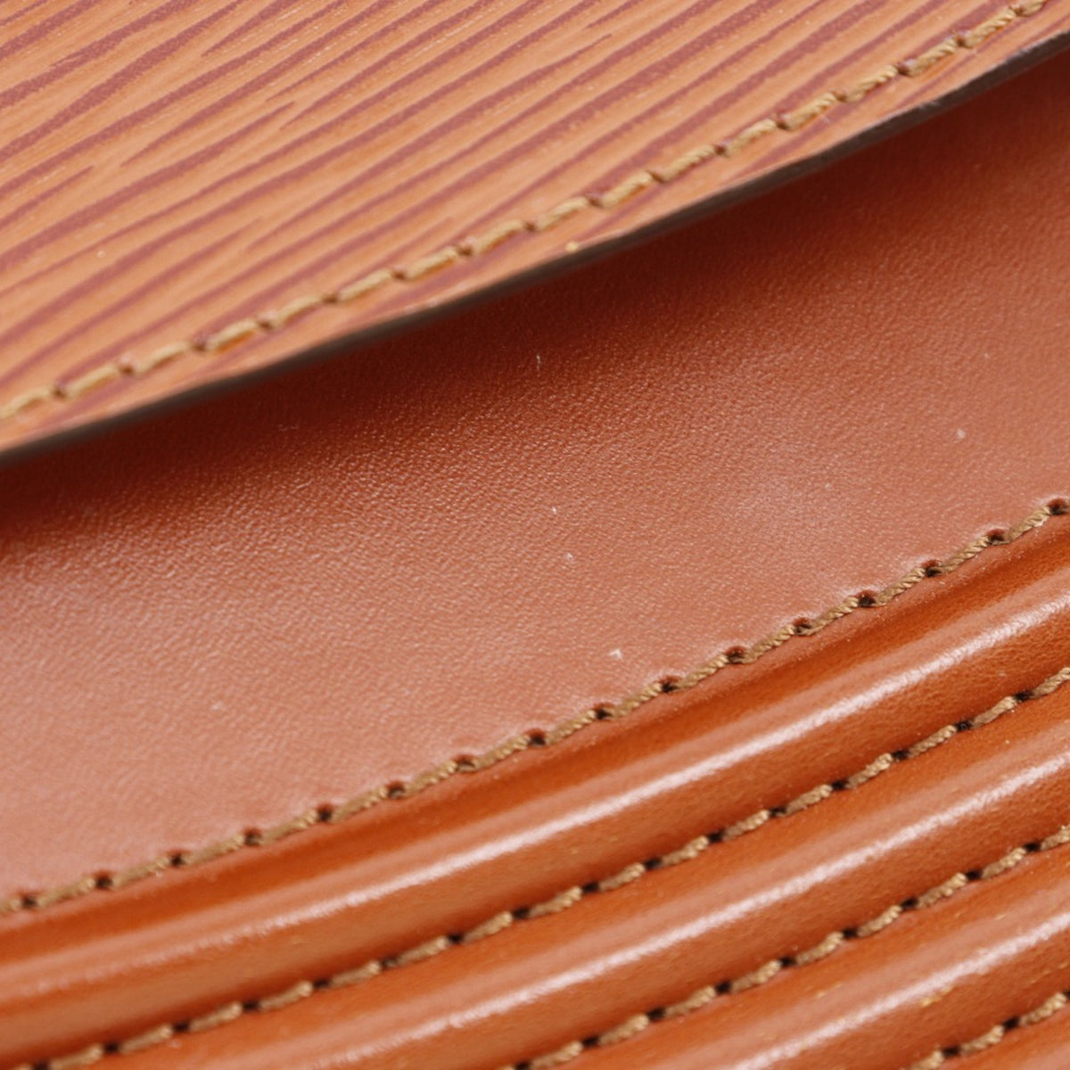 Louis Vuitton Brown Epi Leather Shoulder Bag (Pre-Owned)