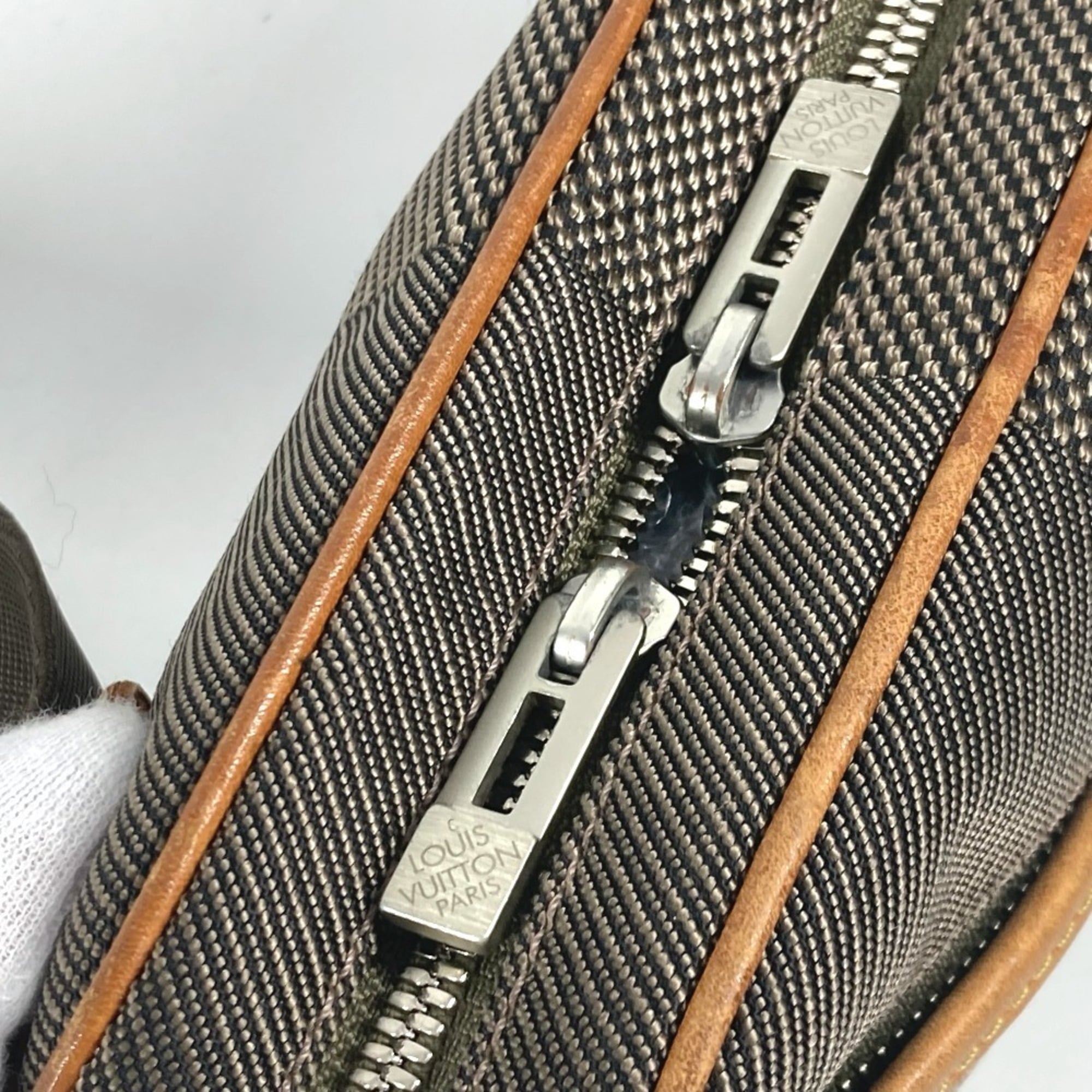 Louis Vuitton Earth Khaki Damier Geant Shoulder Bag Sling Bag (Pre-Owned)