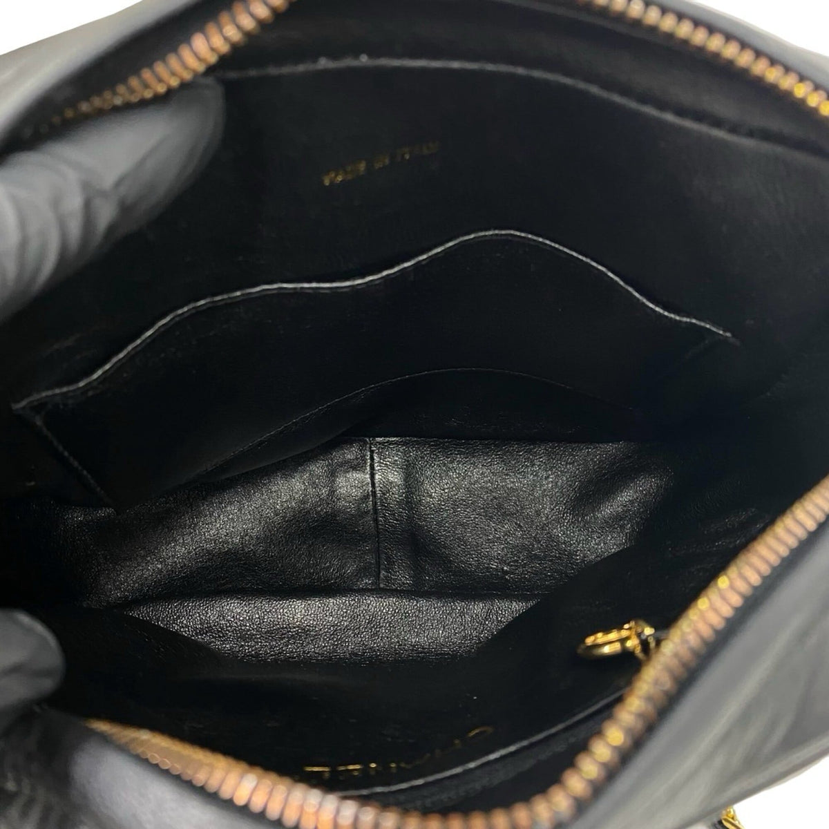 Chanel Black Leather Shoulder Bag (Pre-Owned)