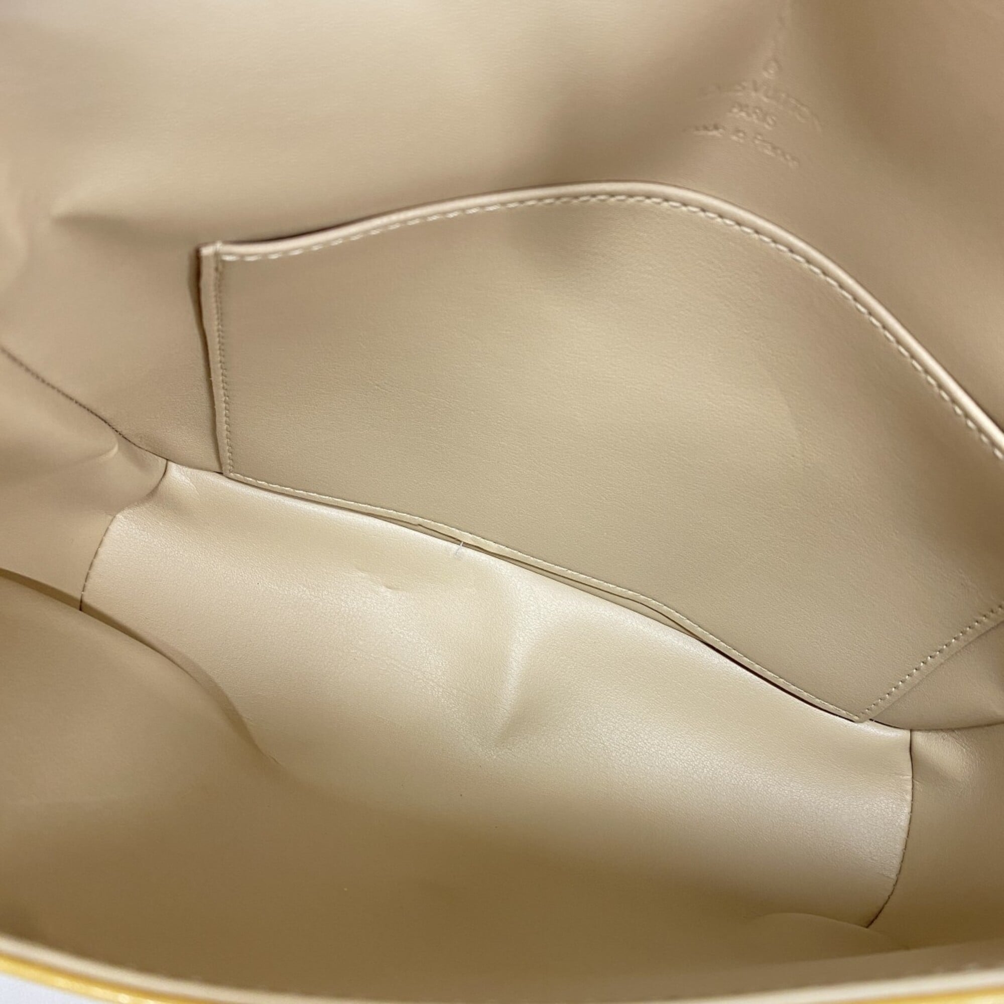 Louis Vuitton Beige Shoulder Bag (Pre-Owned)