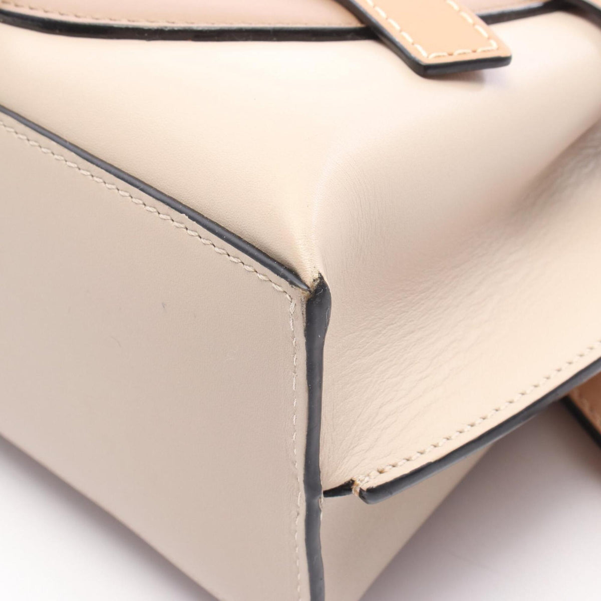 Loewe Beige Brown Leather Handbag (Pre-Owned)