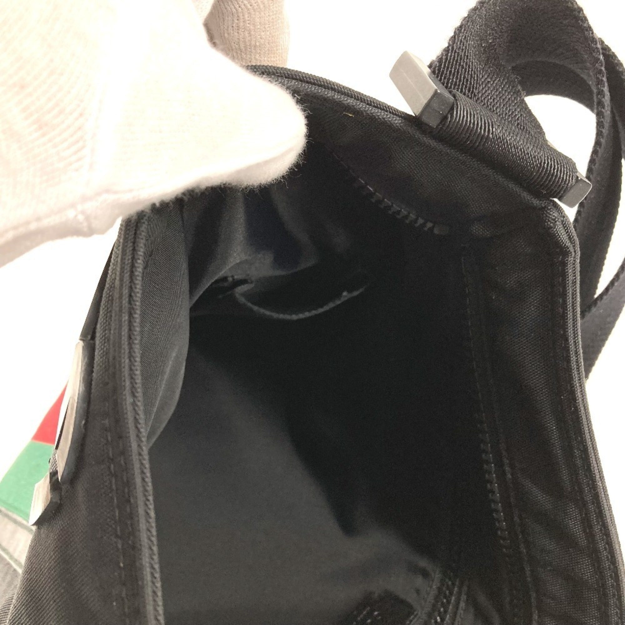 Gucci Black Nylon Shoulder Bag (Pre-Owned)