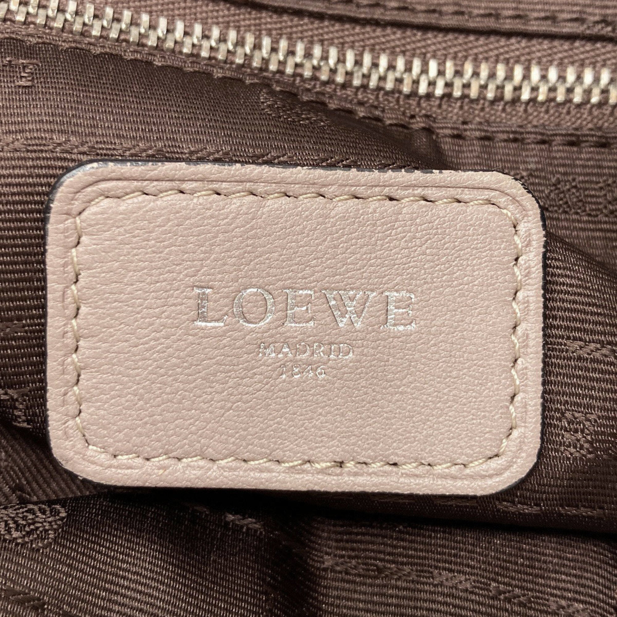 Loewe Grayish Leather Shoulder Bag (Pre-Owned)