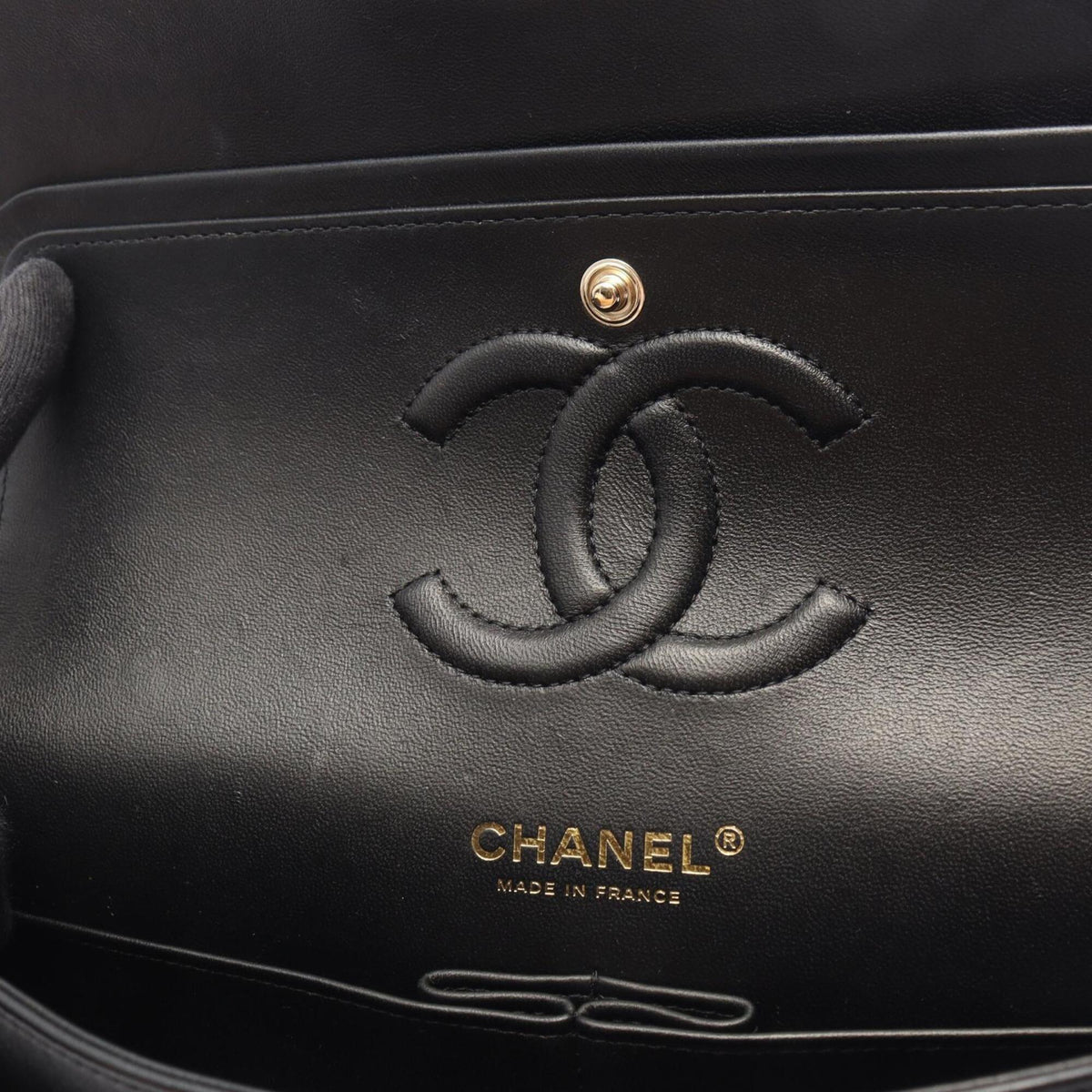 Chanel Matelasse Black Leather Handbag Shoulder Bag (Pre-Owned)