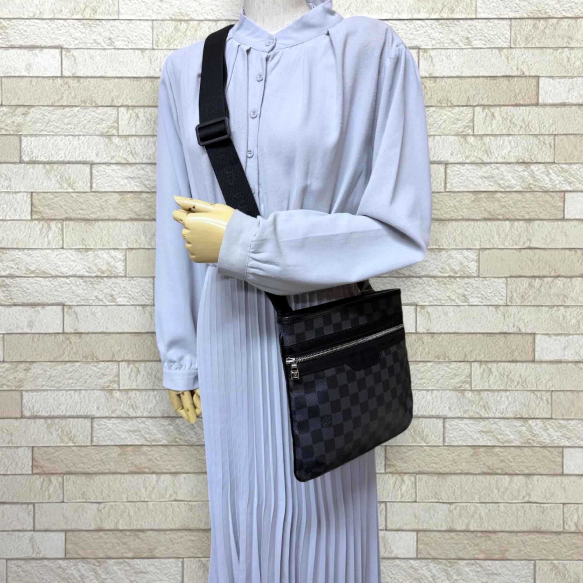 Louis Vuitton Damier Graphite Black Gray Damier Graphite Shoulder Bag (Pre-Owned)