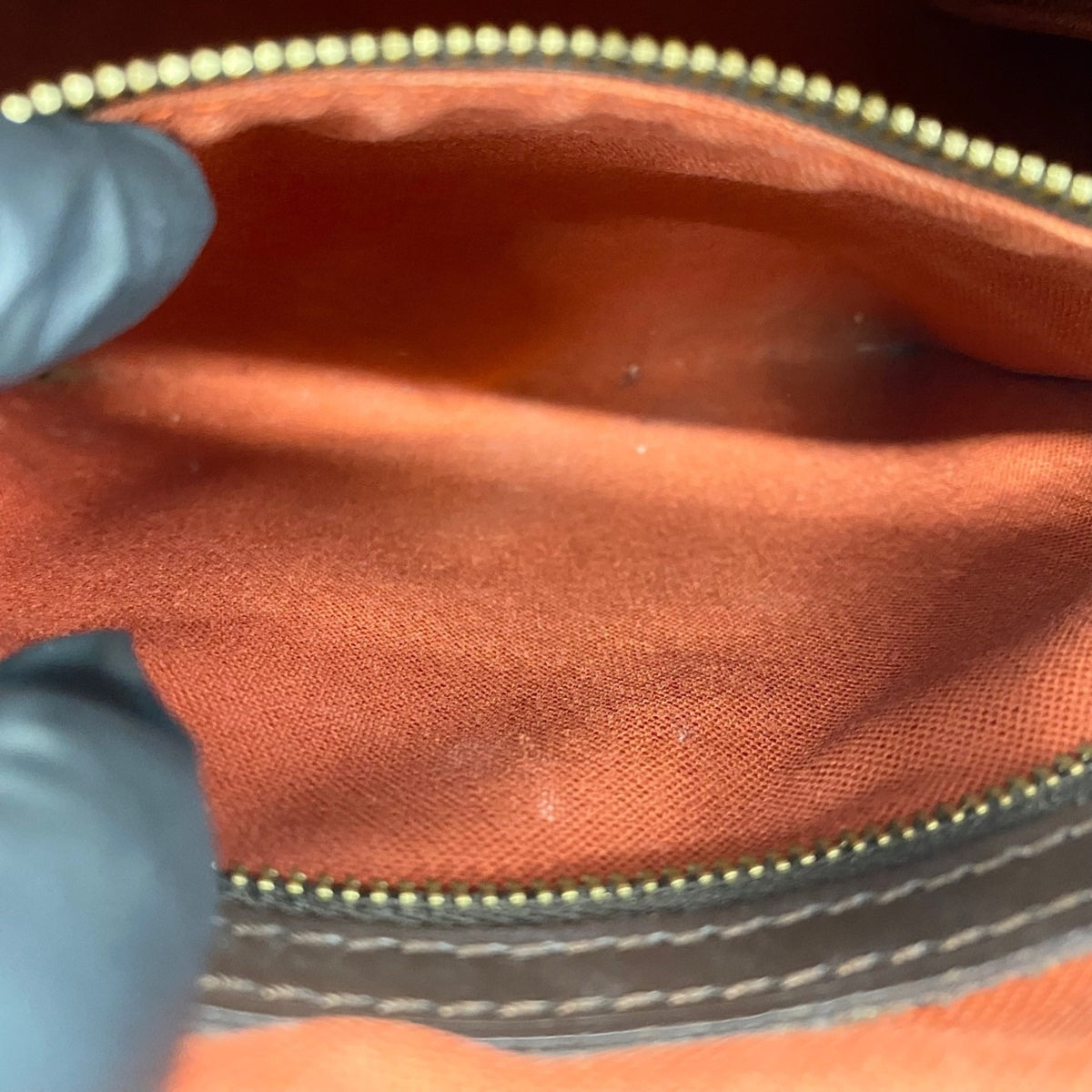 Louis Vuitton Brown Handbag (Pre-Owned)