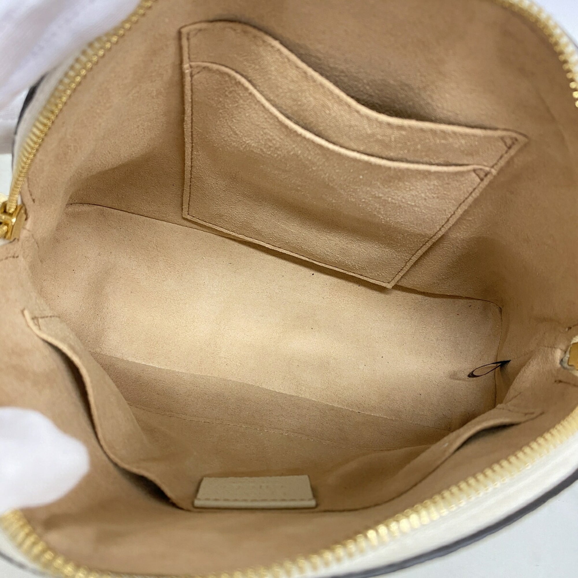 Gucci Ivory Leather Shoulder Bag (Pre-Owned)
