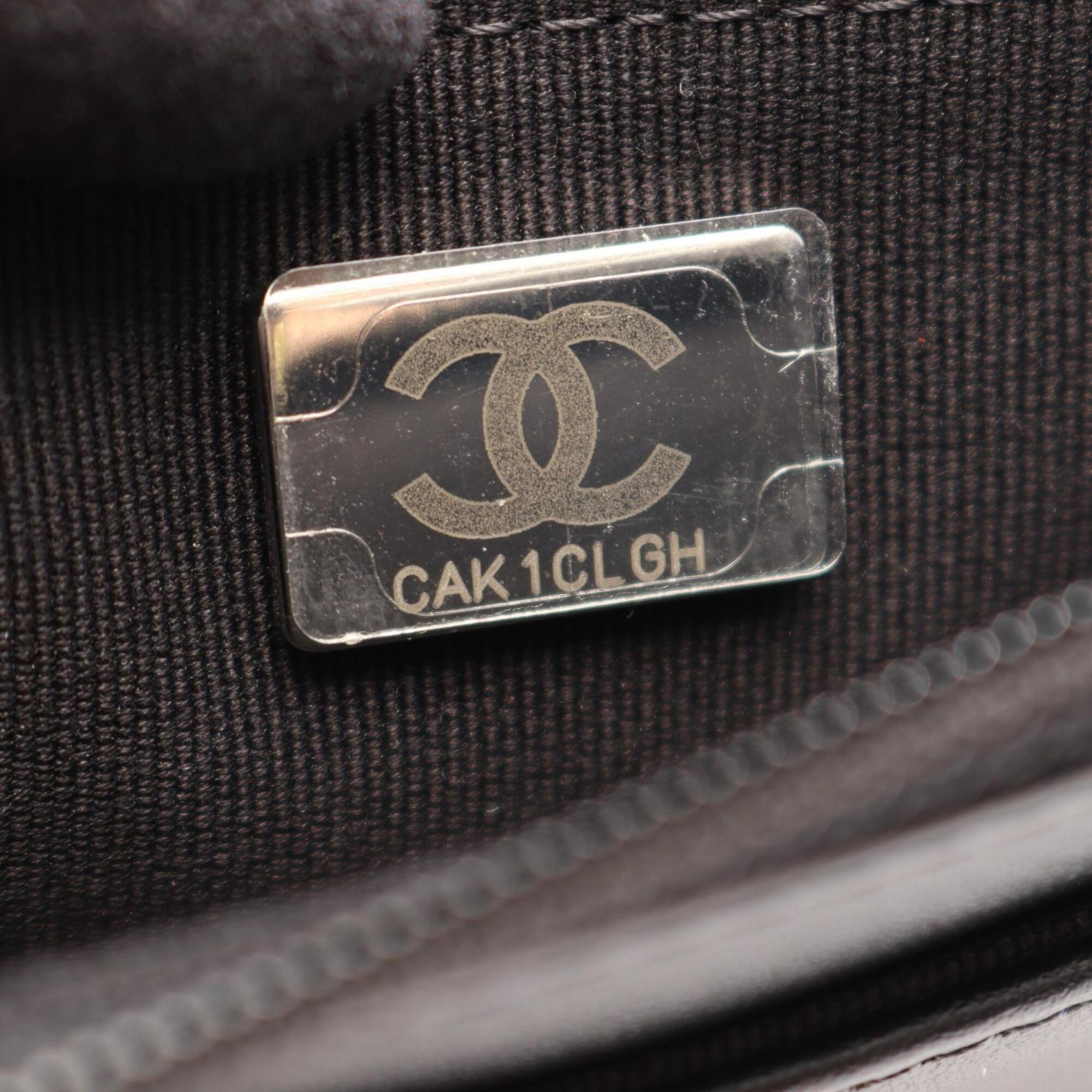 Chanel Black Grained Calfskin Handbag Shoulder Bag (Pre-Owned)