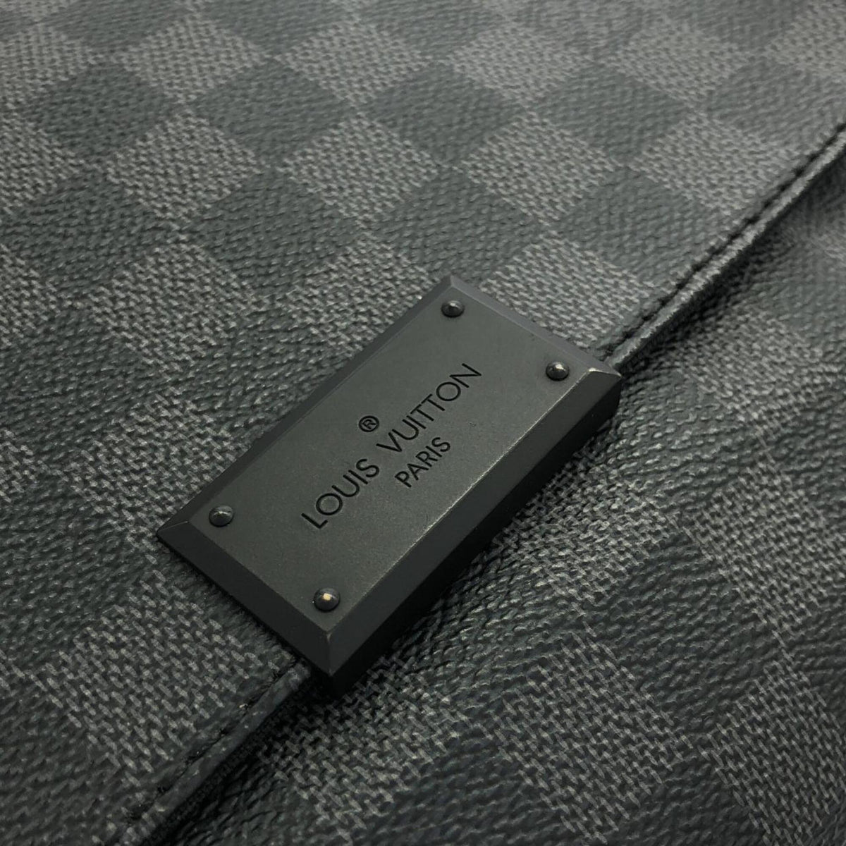 Louis Vuitton Damier Graphite Graphite Coated Canvas Shoulder Bag (Pre-Owned)