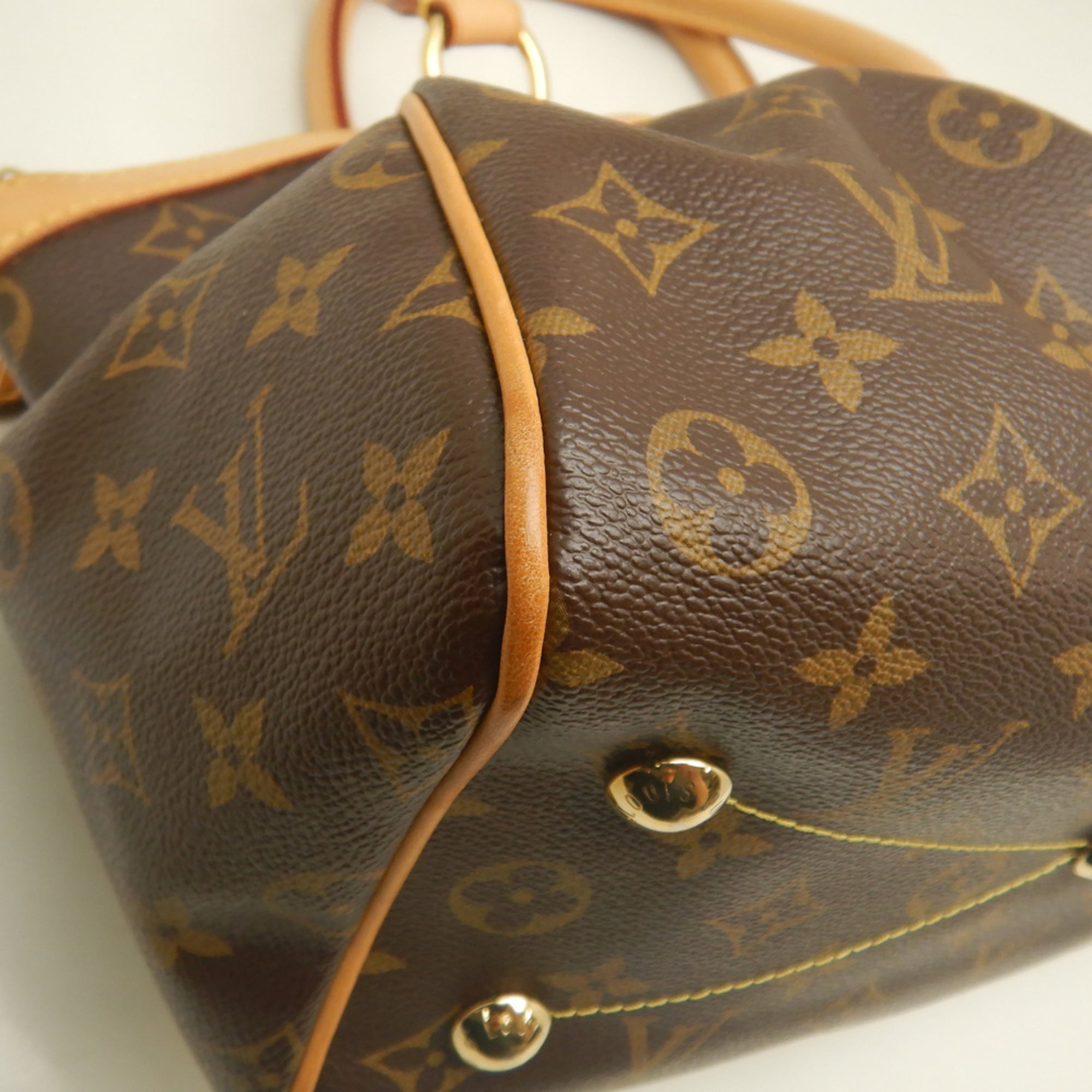 Louis Vuitton Brown Monogram Canvas Handbag (Pre-Owned)