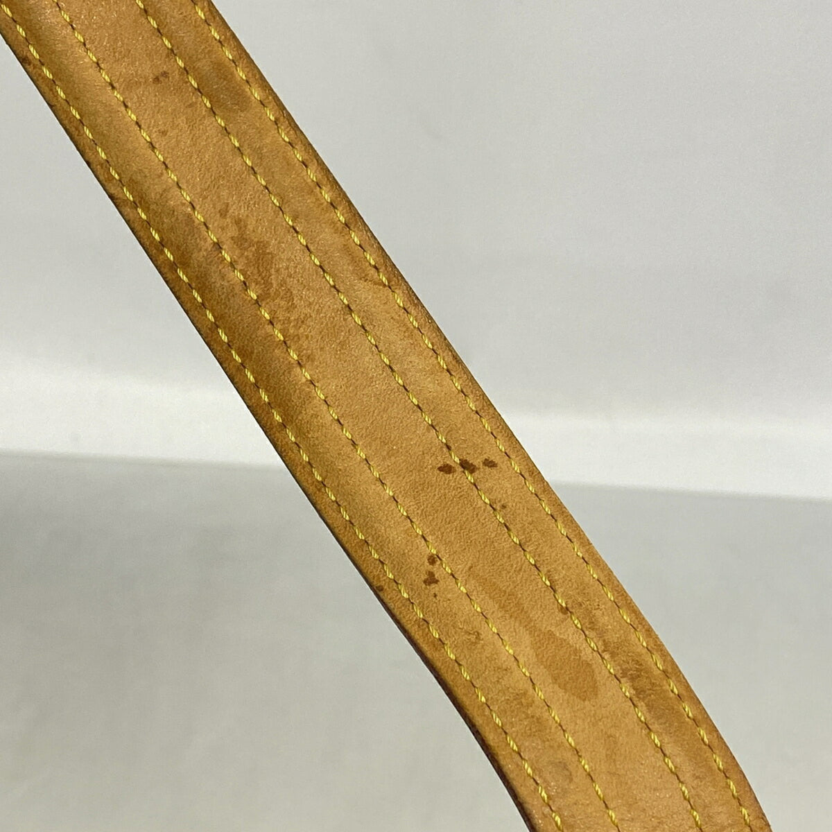 Louis Vuitton Brown Shoulder Bag (Pre-Owned)