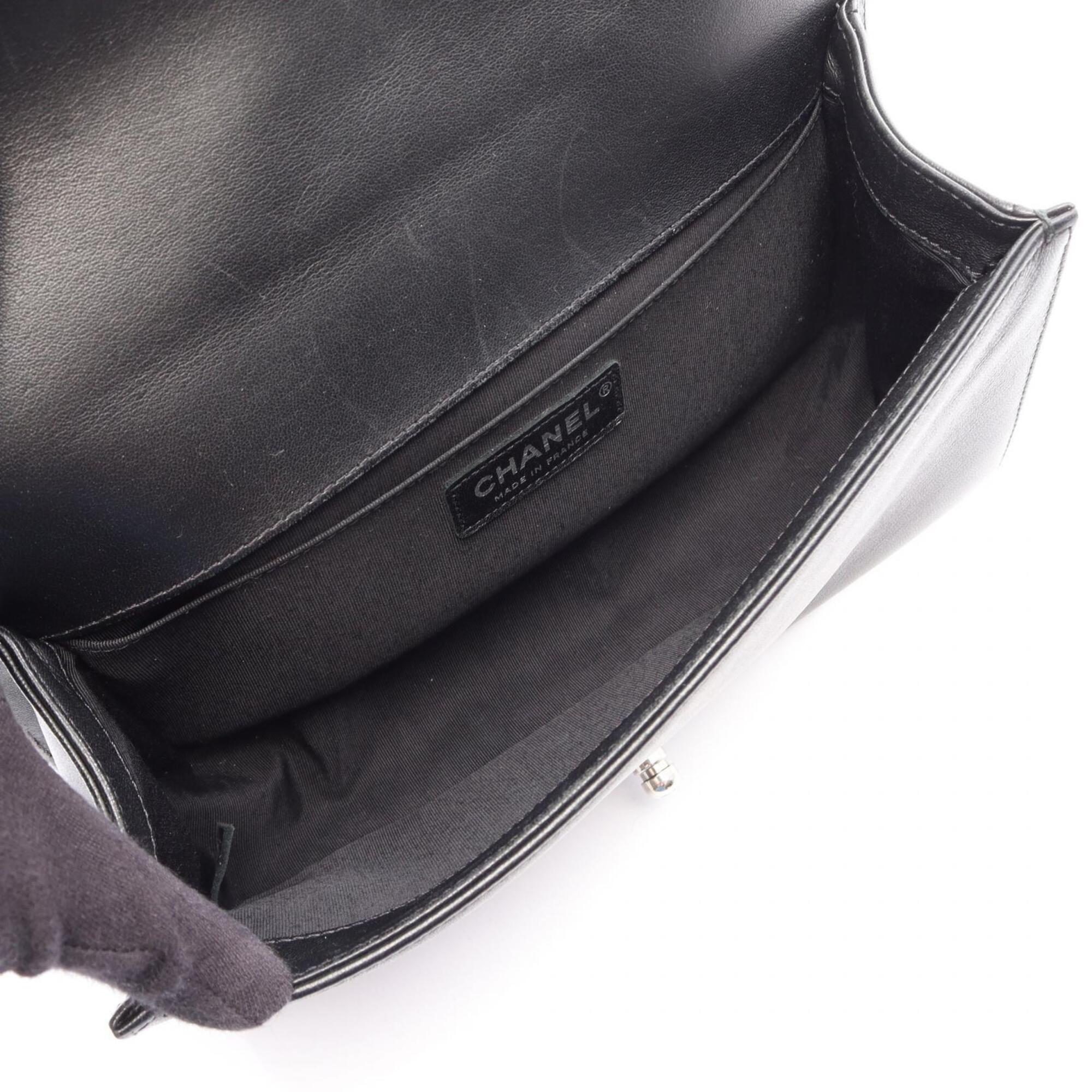 Chanel Black Leather Handbag Shoulder Bag (Pre-Owned)