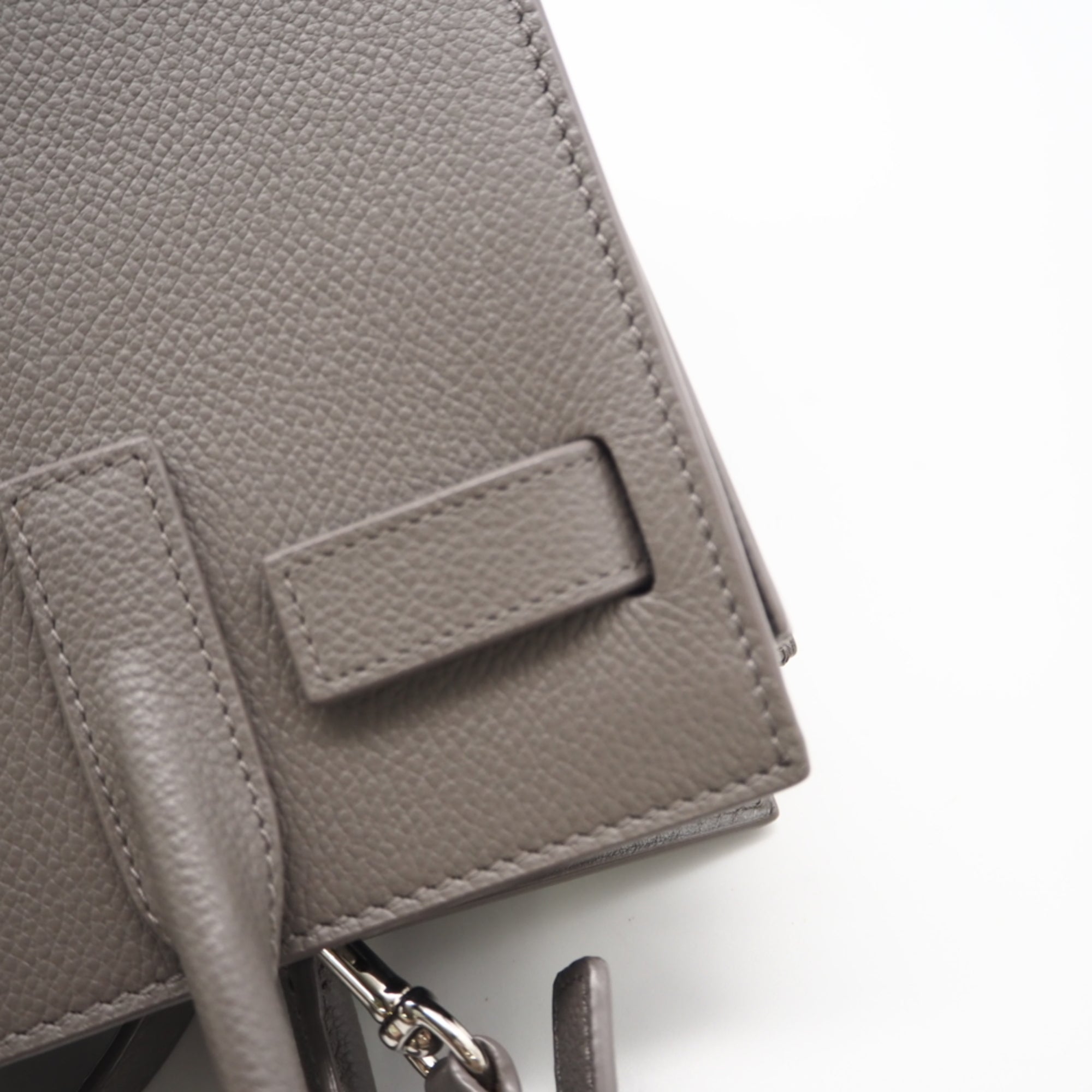 Yves Saint Laurent Sac De Jour Gray Leather Handbag (Pre-Owned)