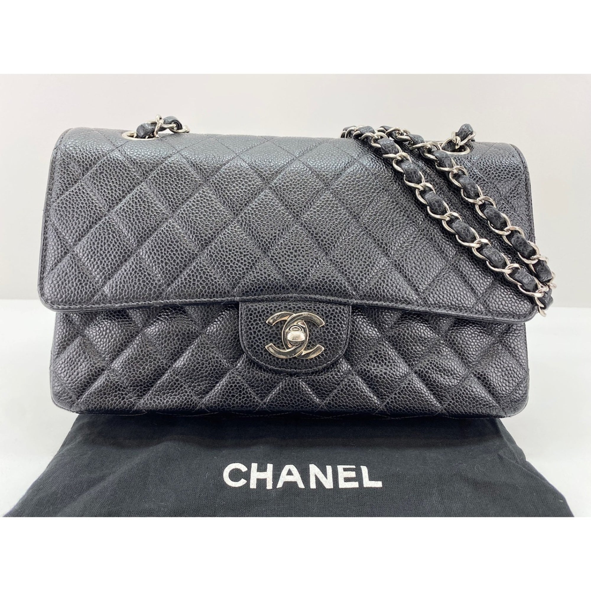 Chanel Black Shoulder Bag (Pre-Owned)