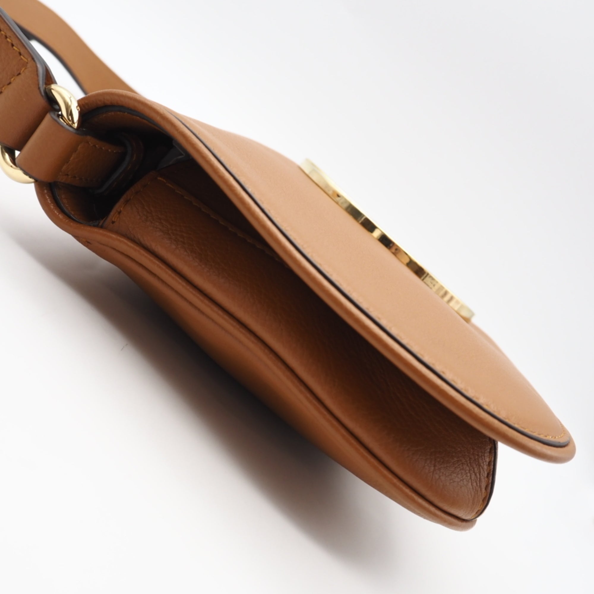 Gucci Camel Leather Shoulder Bag (Pre-Owned)
