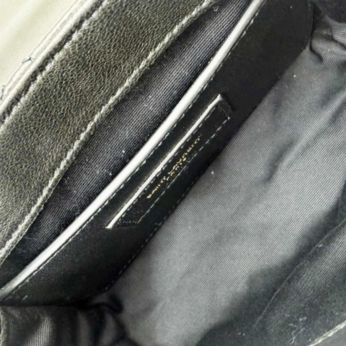 Saint Laurent Black Leather Shoulder Bag (Pre-Owned)