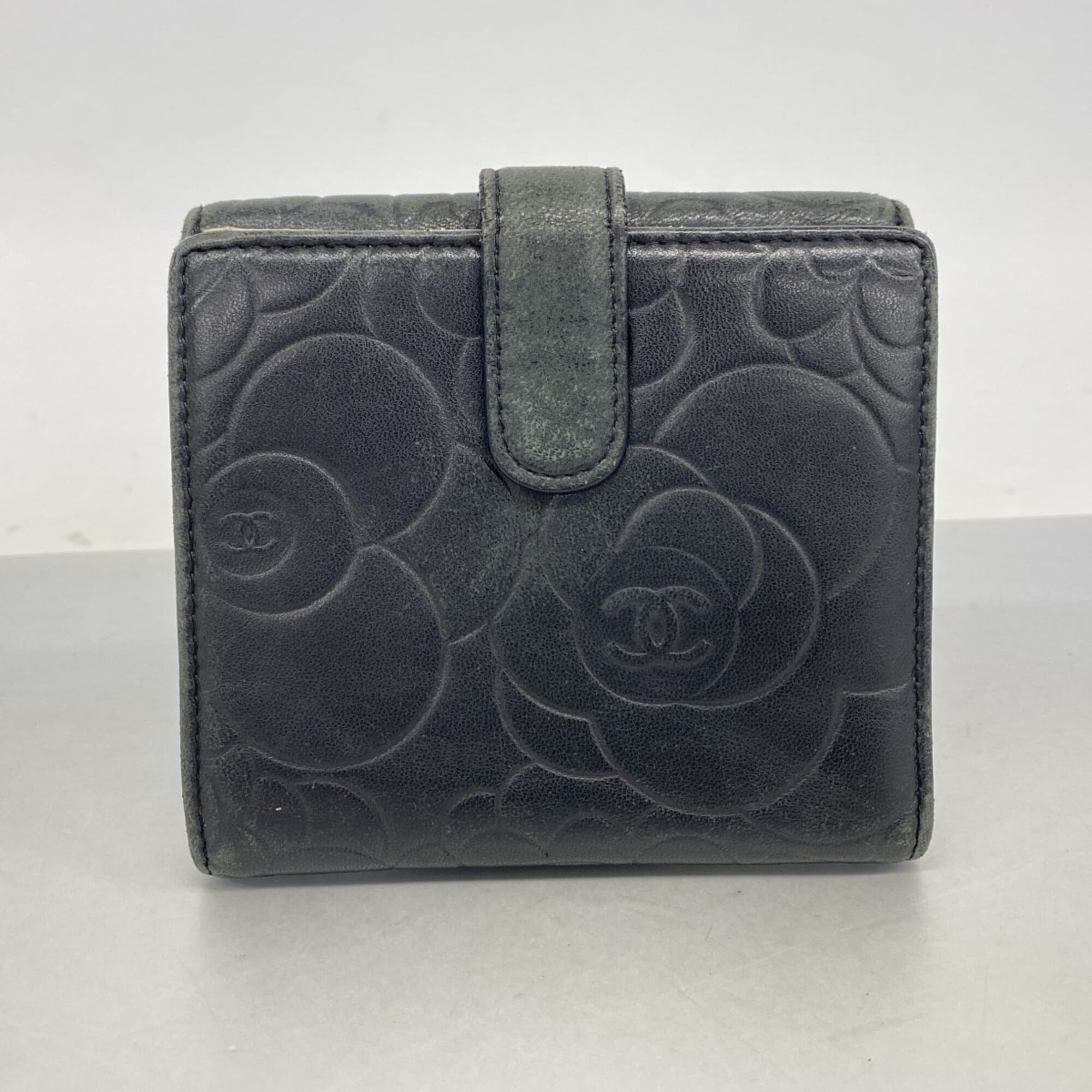 Chanel Black Leather Wallet (Bi-Fold) (Pre-Owned)