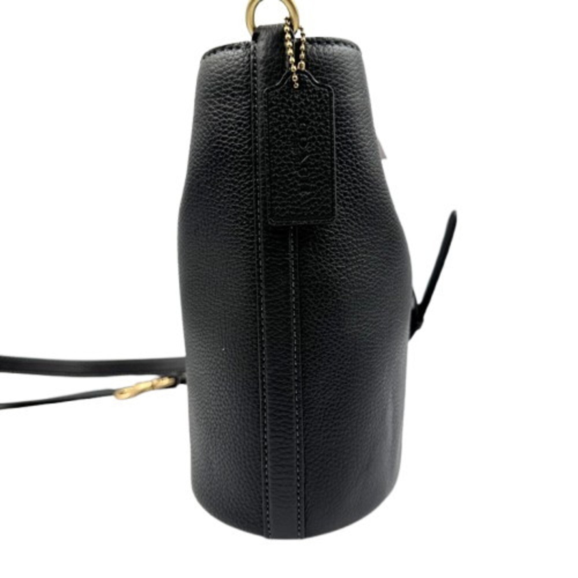 Coach Black Leather Shoulder Bag (Pre-Owned)