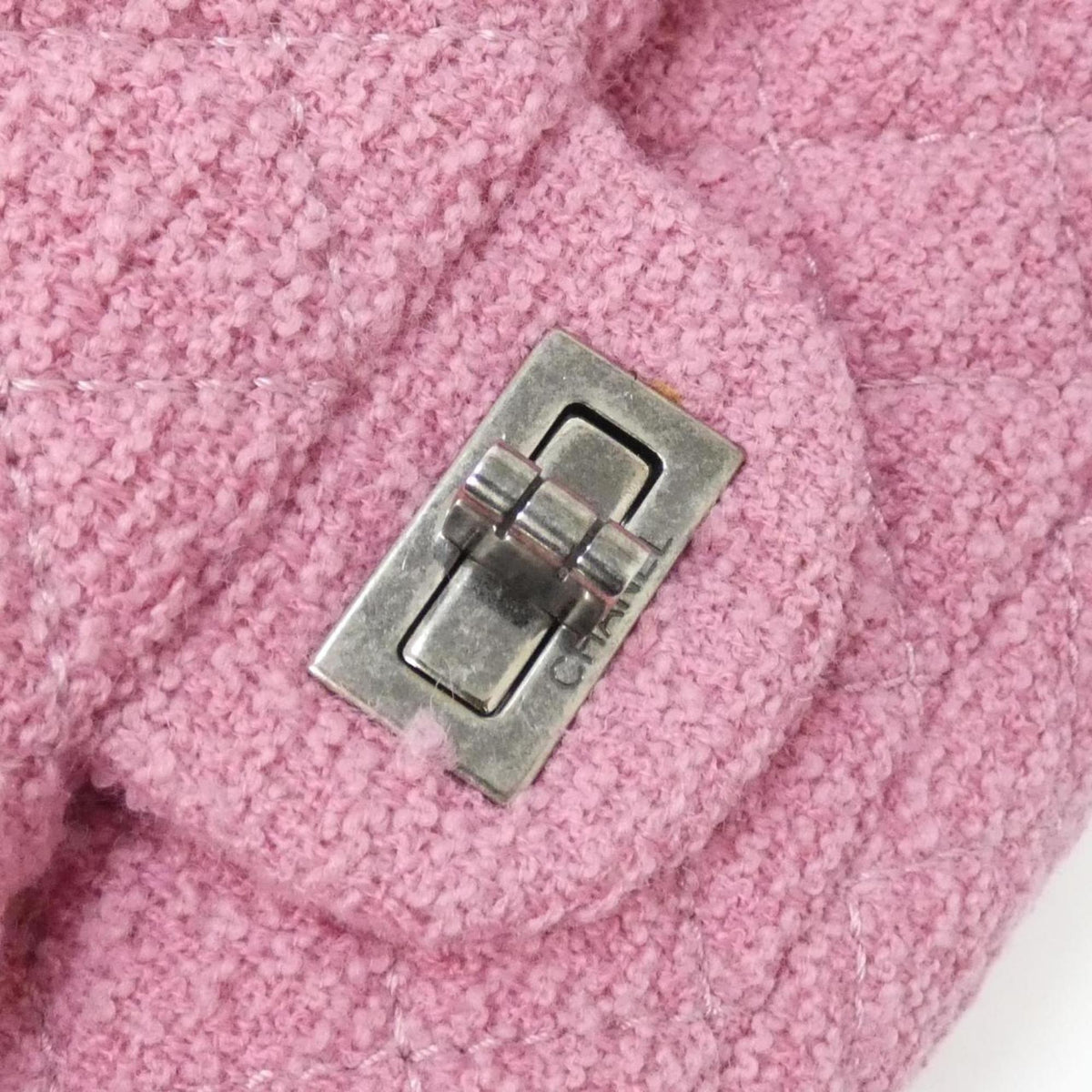 Chanel Pink Tweed Shoulder Bag (Pre-Owned)