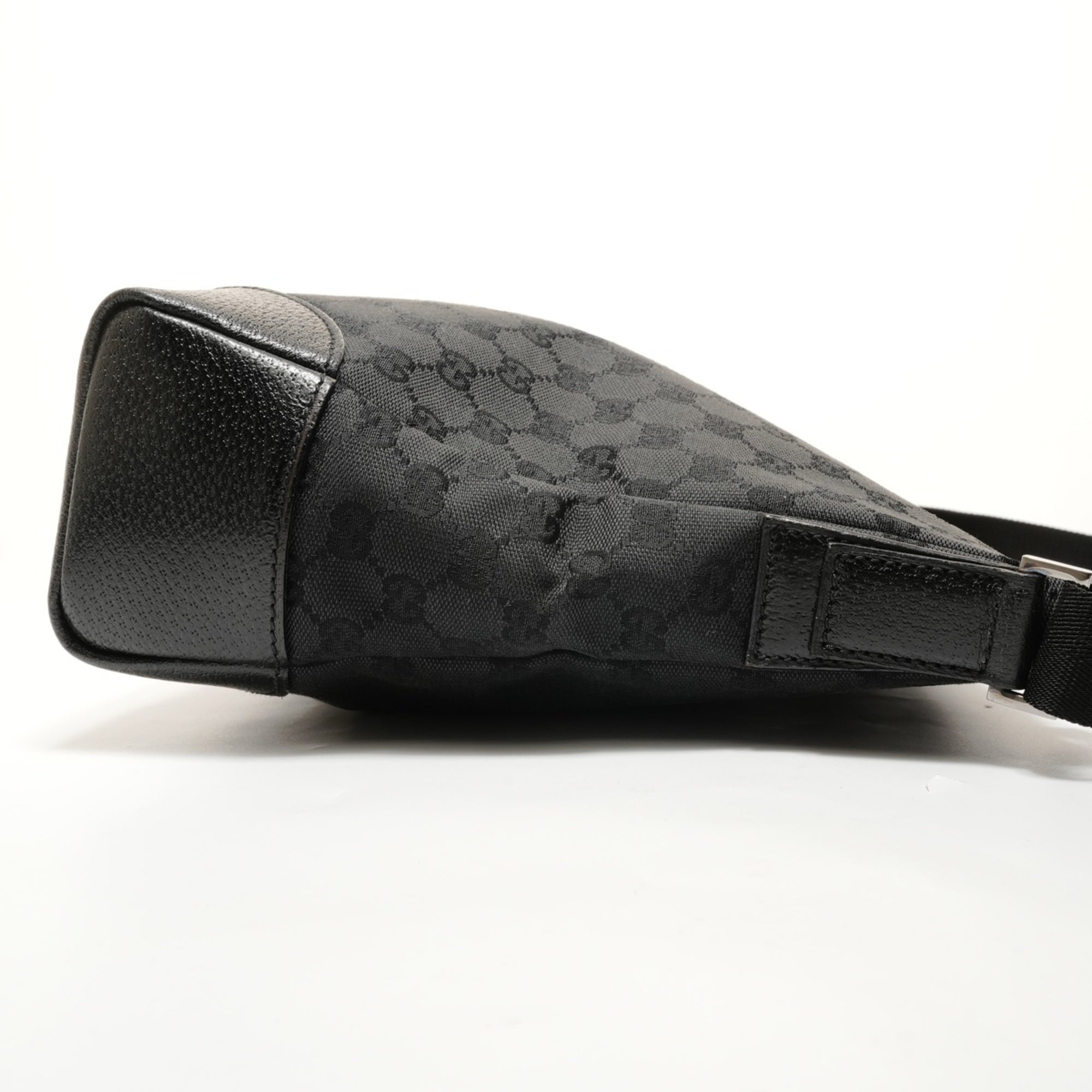 Gucci Gg Canvas Black Gg Canvas Shoulder Bag (Pre-Owned)