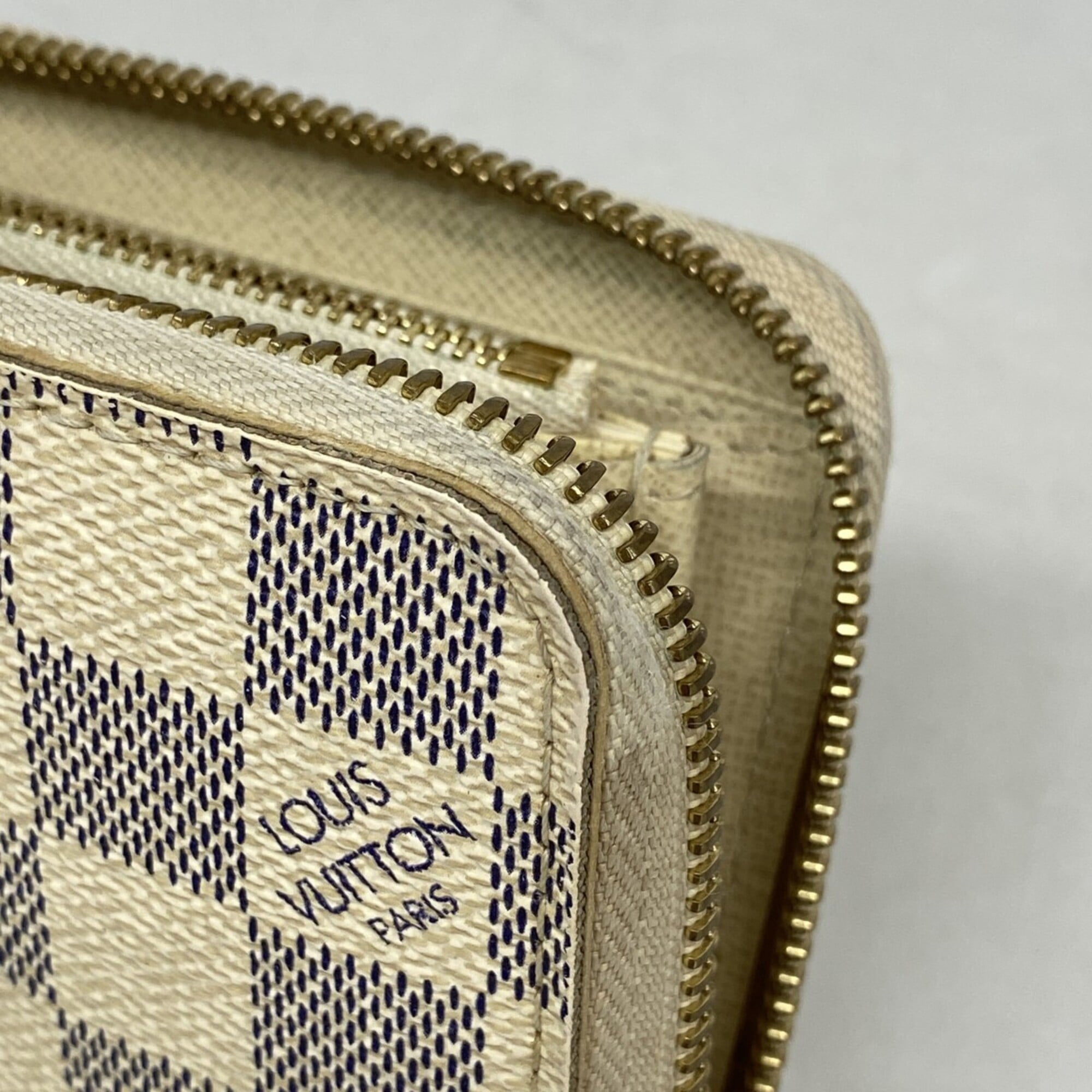 Louis Vuitton White Long Wallet (Bi-Fold) (Pre-Owned)