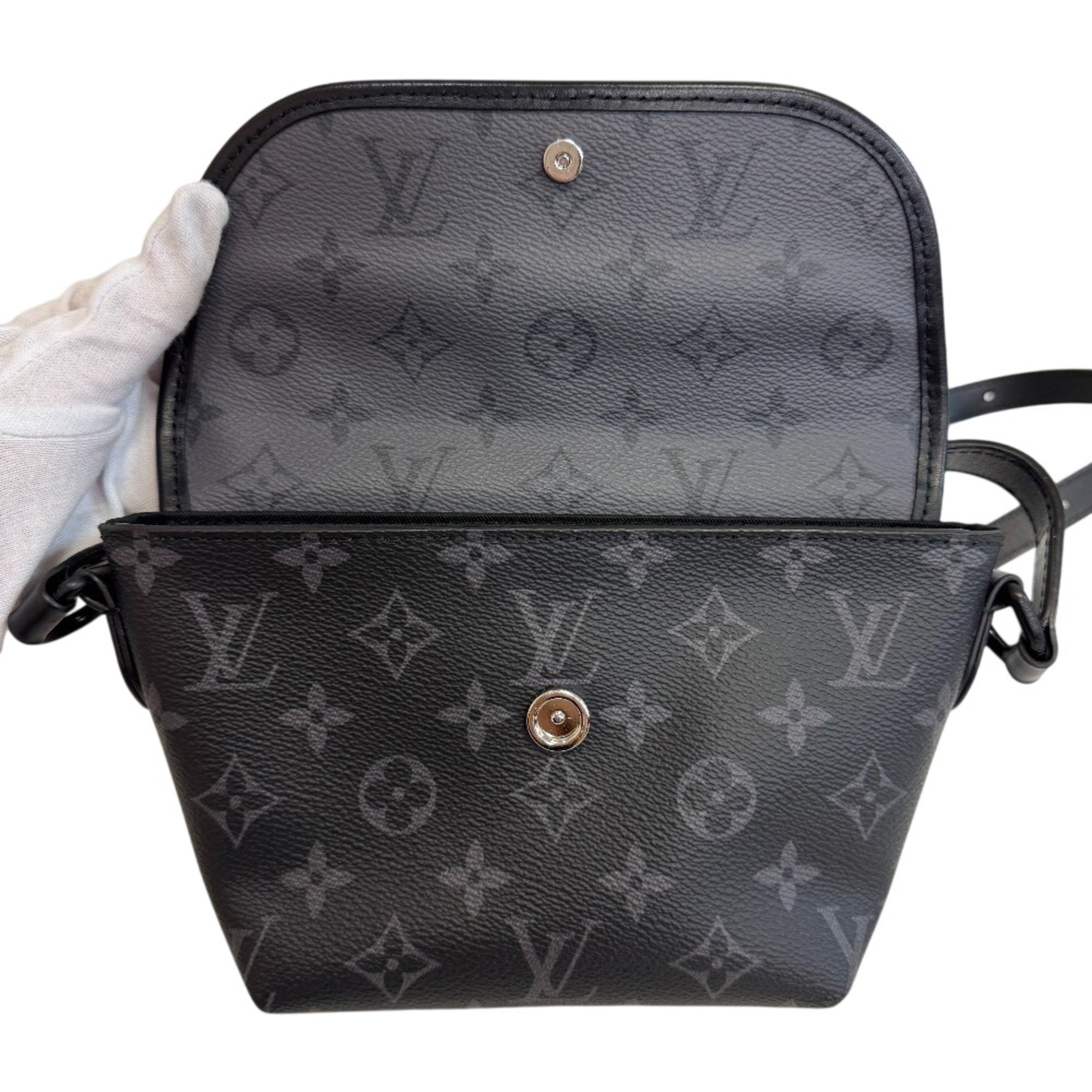 Louis Vuitton Black Monogram Eclipse Monogram Eclipse Pochette Shoulder Bag (Pre-Owned)