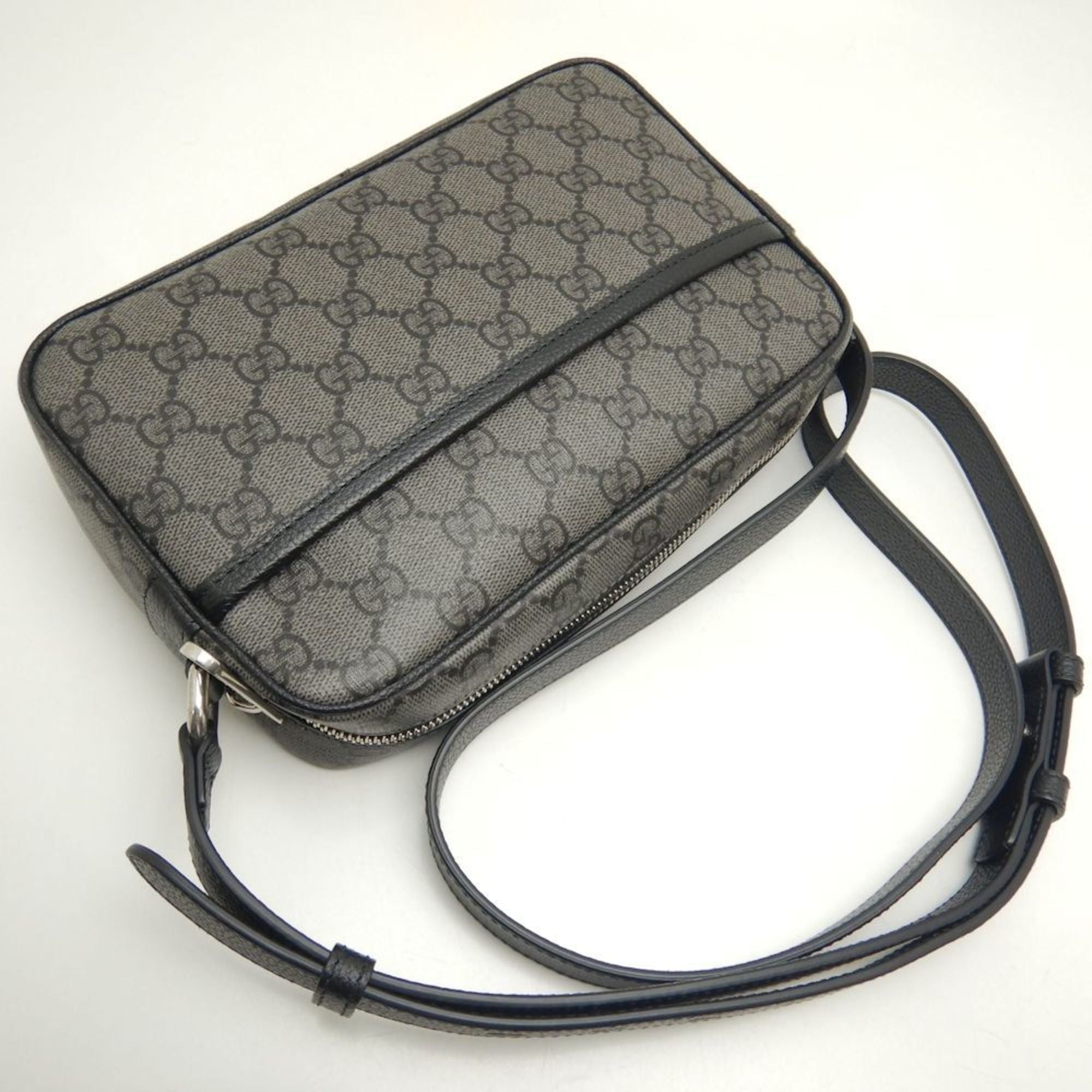 Gucci Black Gg Supreme Canvas Shoulder Bag (Pre-Owned)