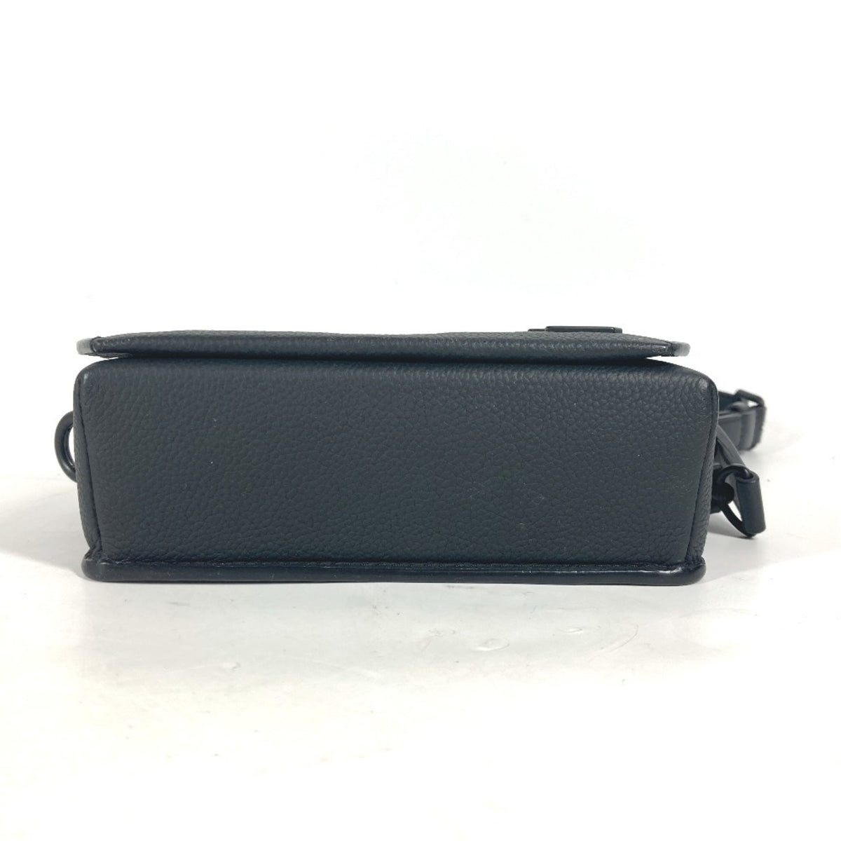 Louis Vuitton Black Leather Pochette Shoulder Bag (Pre-Owned)