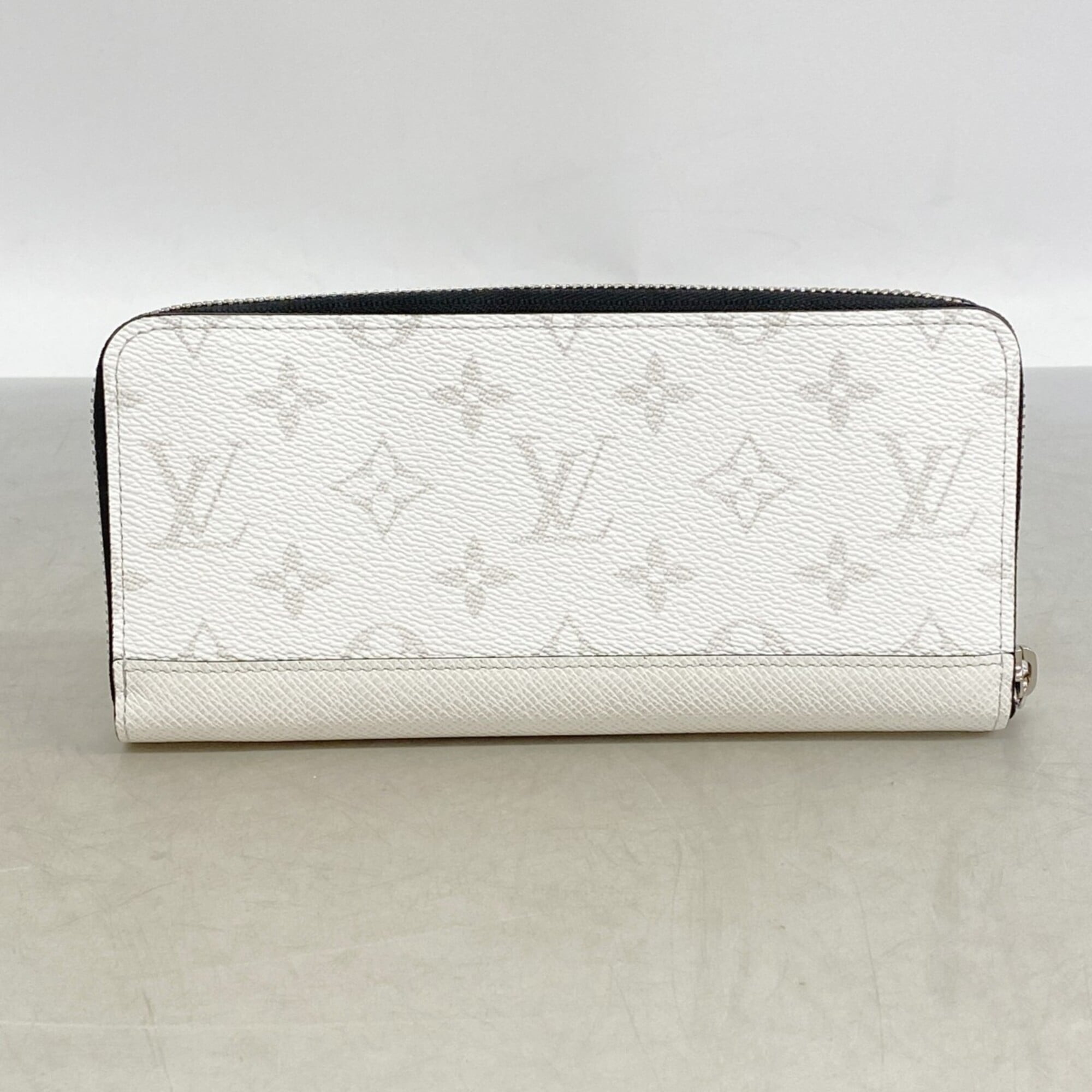 Louis Vuitton White Long Wallet (Bi-Fold) (Pre-Owned)