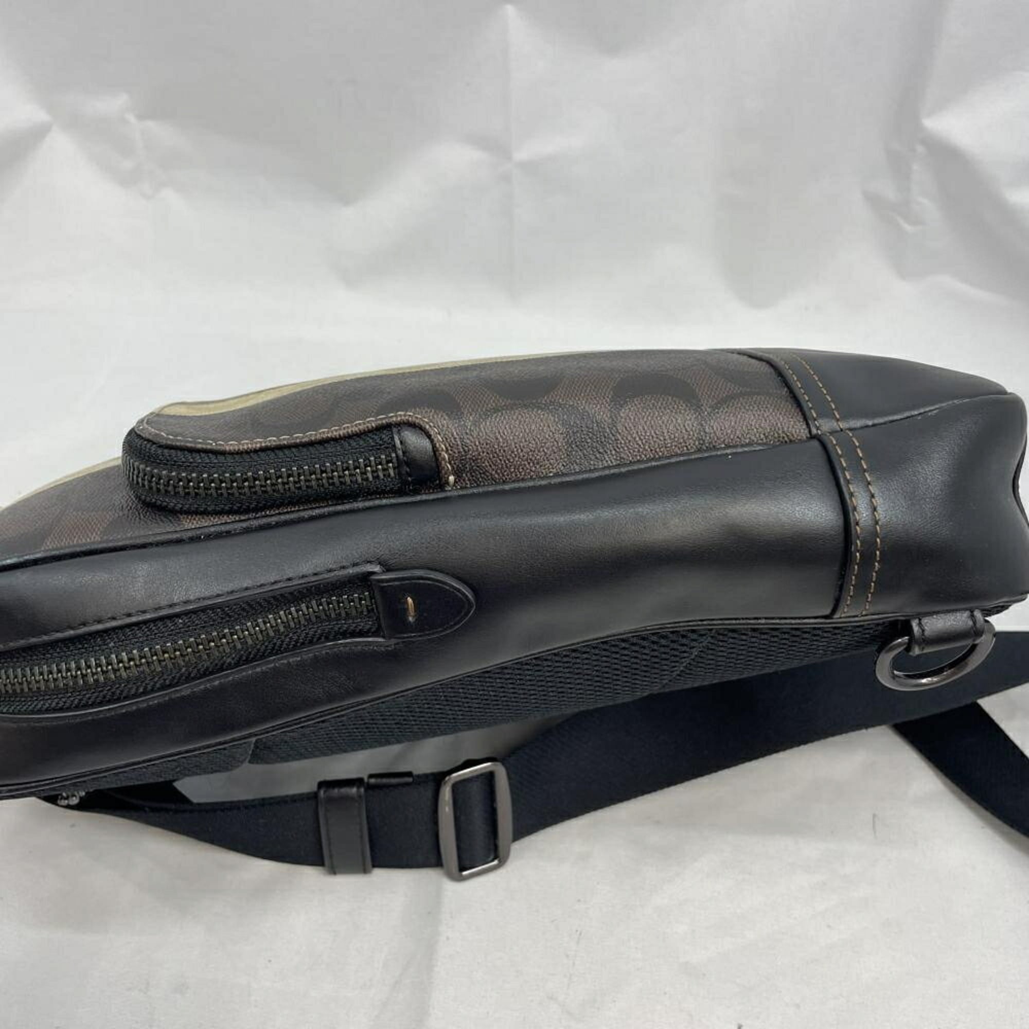 Coach Signature Leather Sling Bag (Pre-Owned)