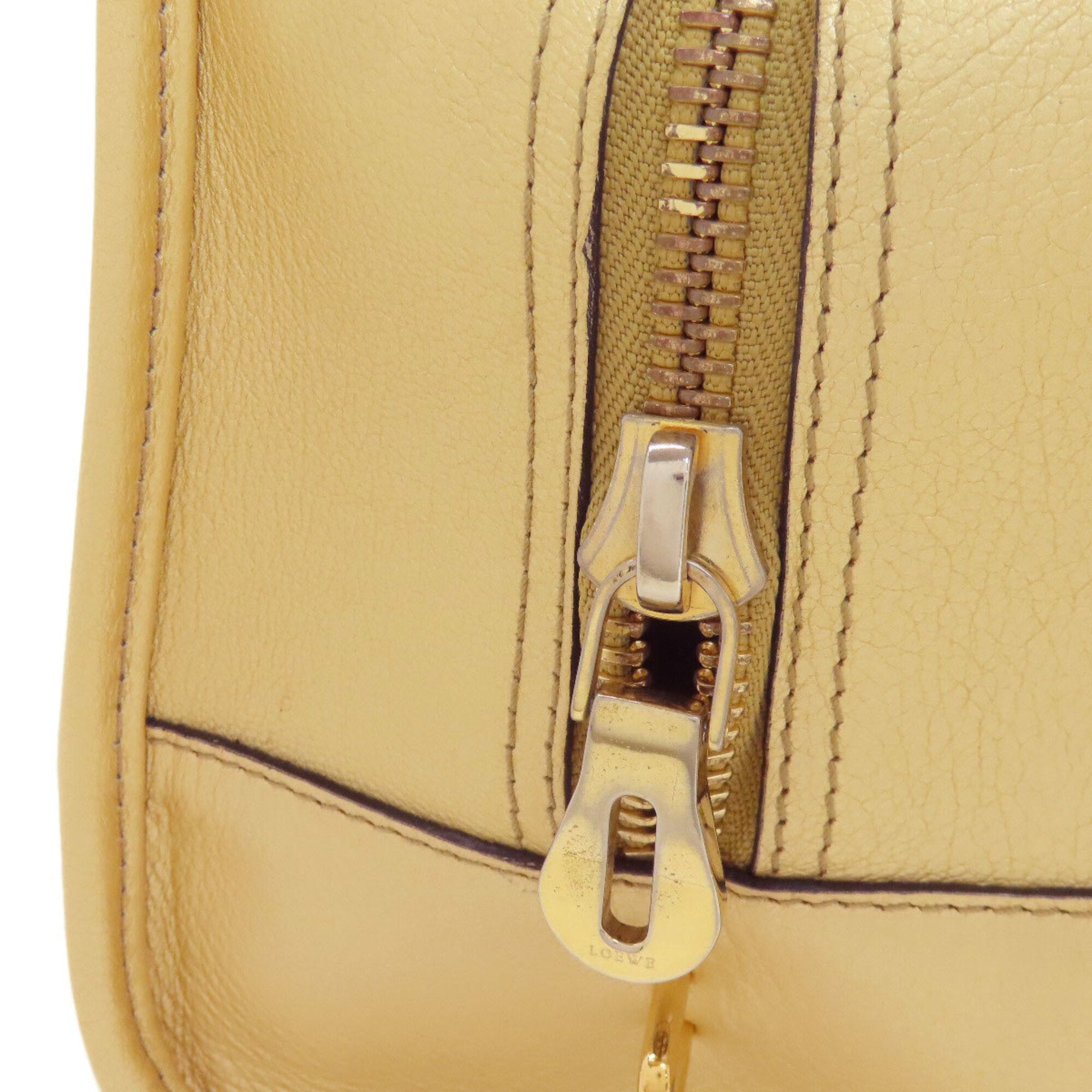 Loewe Gold Leather Handbag (Pre-Owned)