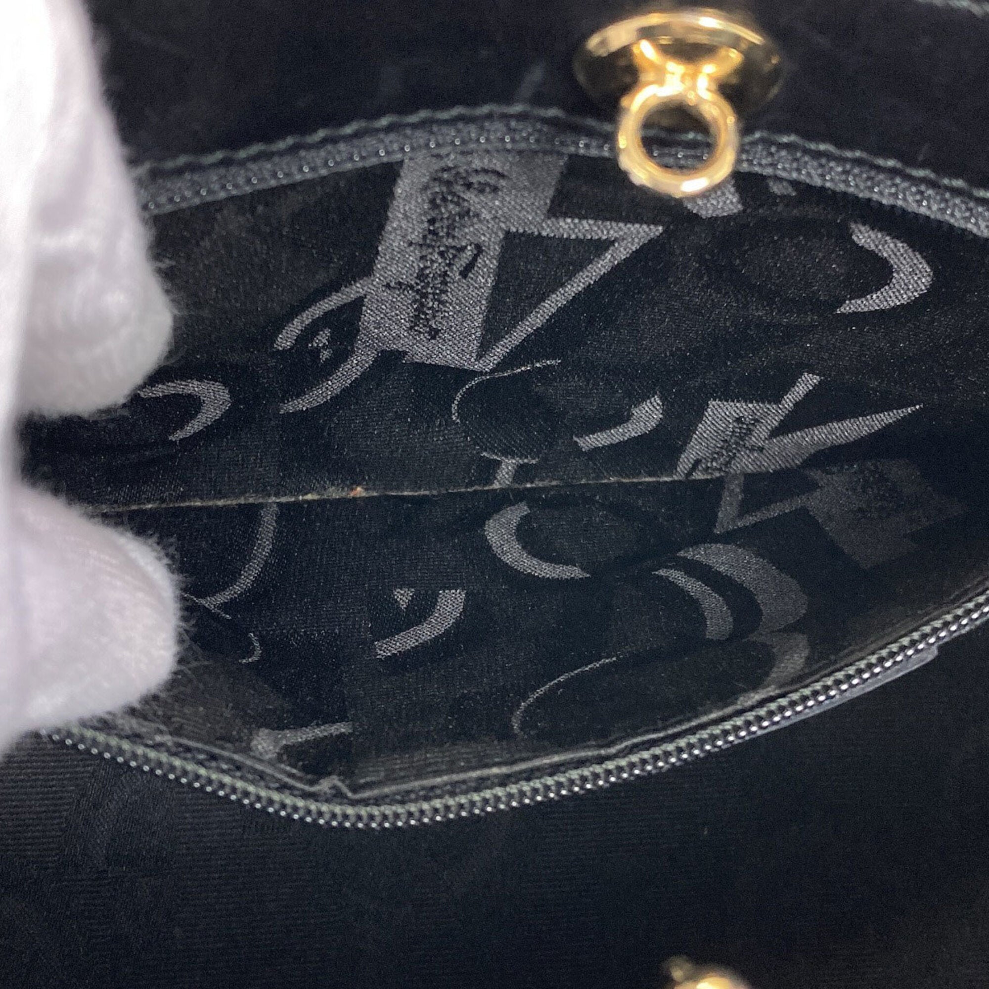 Salvatore Ferragamo Black Leather Handbag (Pre-Owned)