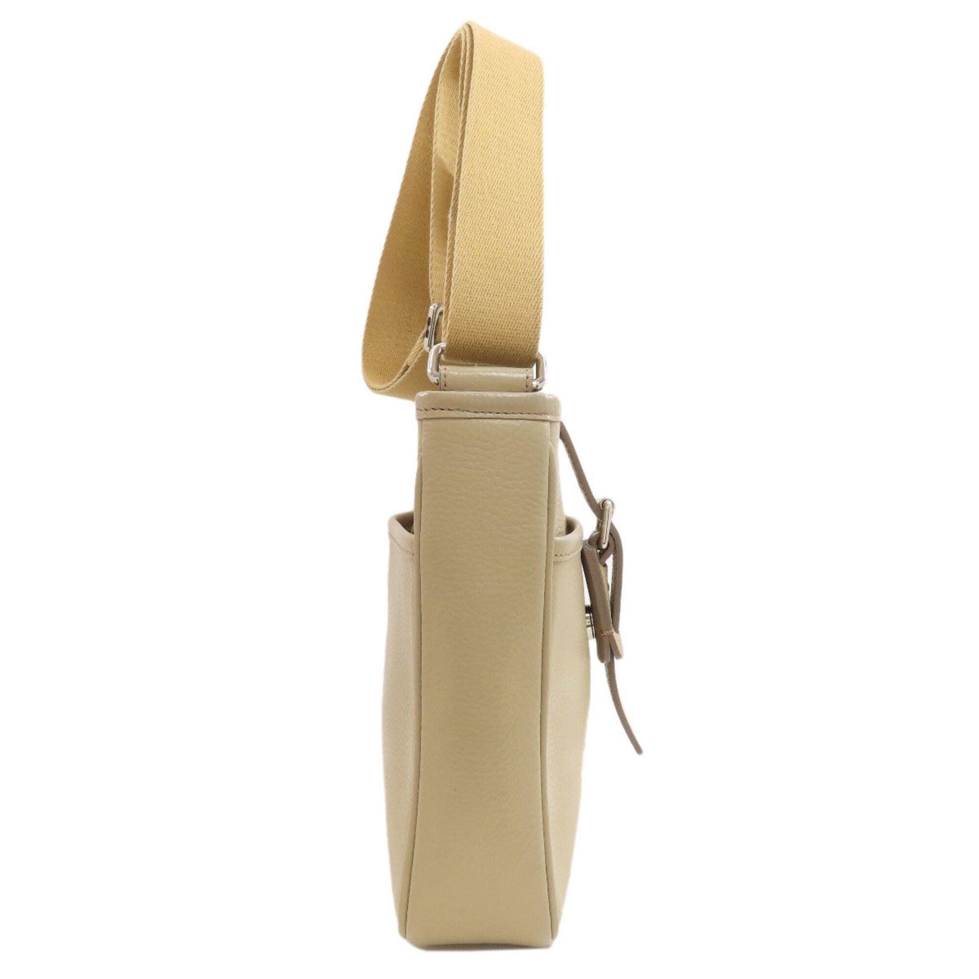 Burberry Beige Leather Shoulder Bag (Pre-Owned)