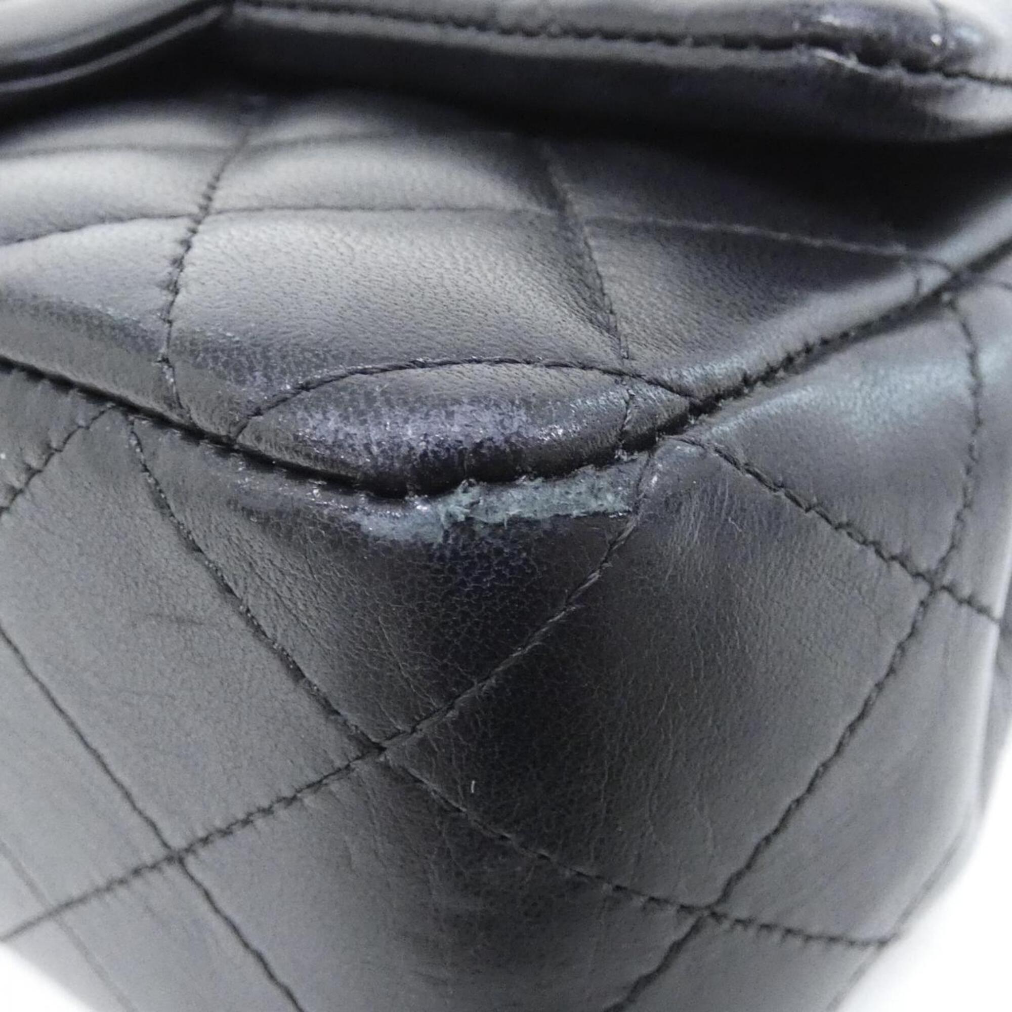Chanel Black Leather Shoulder Bag (Pre-Owned)