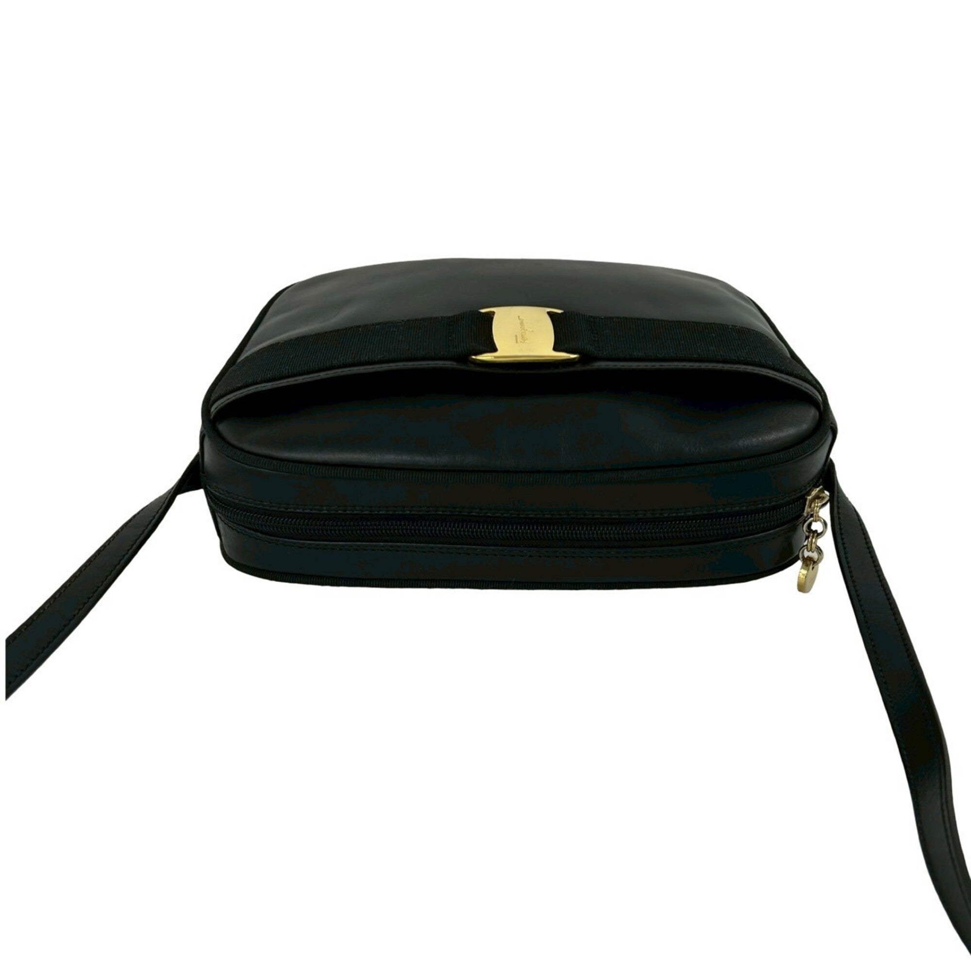 Salvatore Ferragamo Black Leather Pochette Shoulder Bag (Pre-Owned)