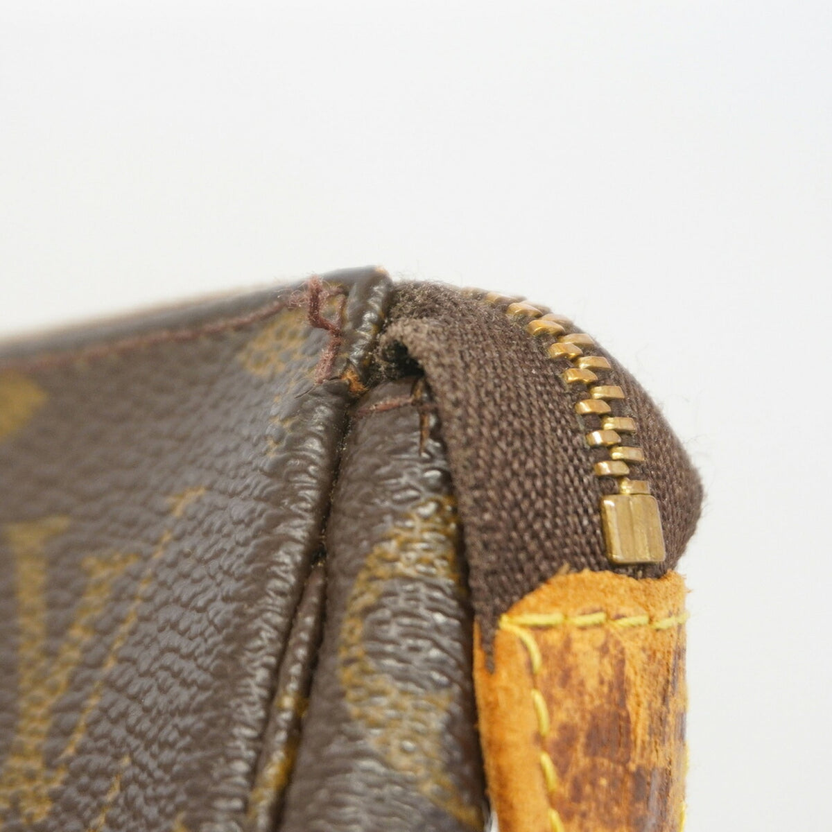 Louis Vuitton Brown Pouch (Pre-Owned)