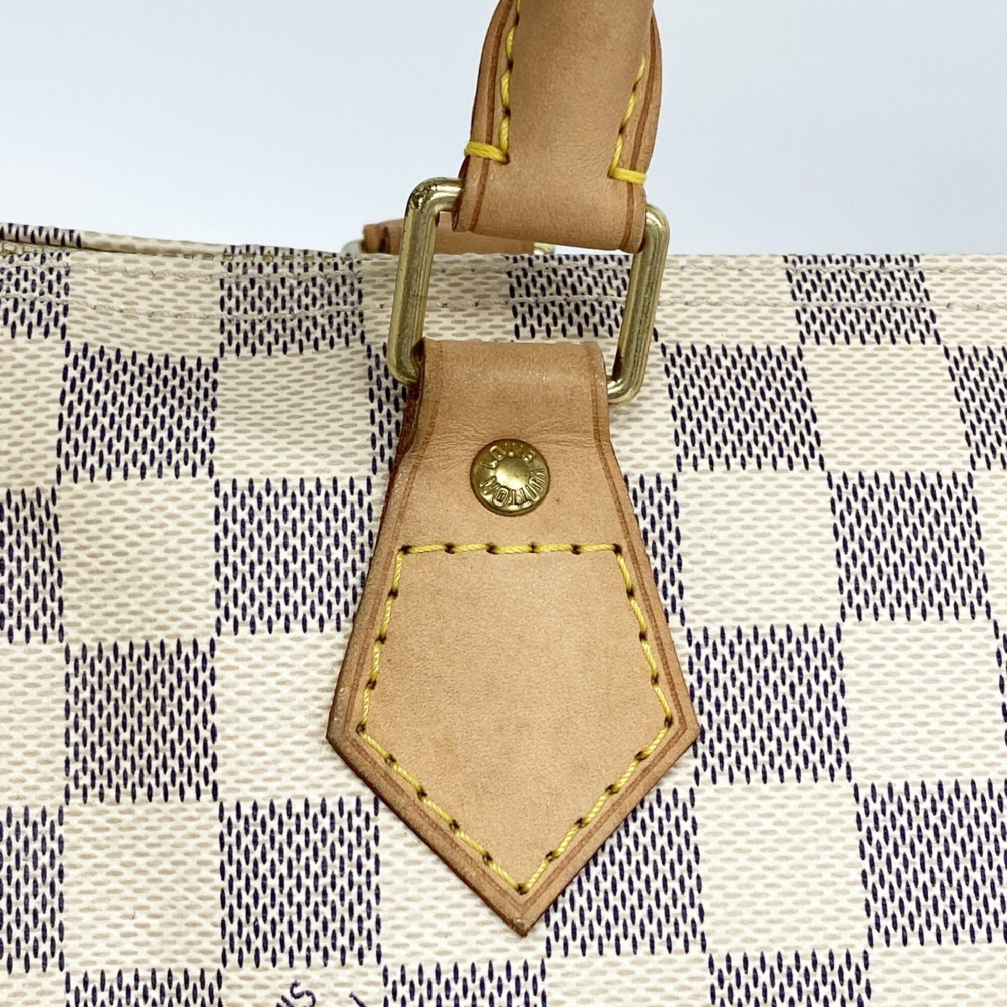 Louis Vuitton White Handbag (Pre-Owned)