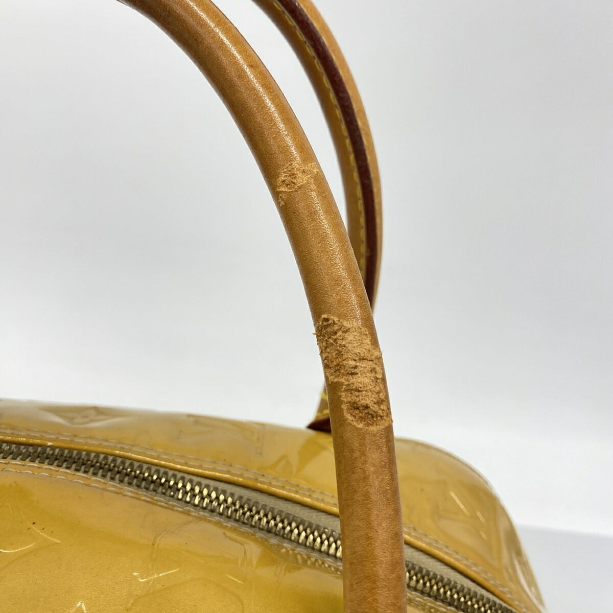 Louis Vuitton Beige Handbag (Pre-Owned)