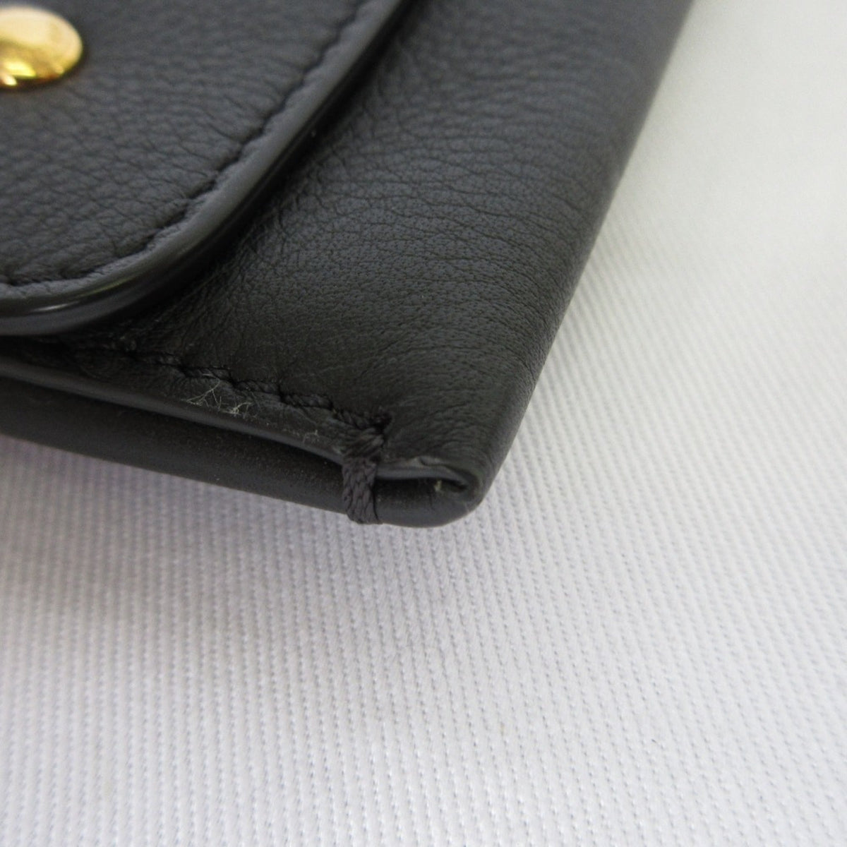 Burberry Black Leather Clutch Bag (Pre-Owned)