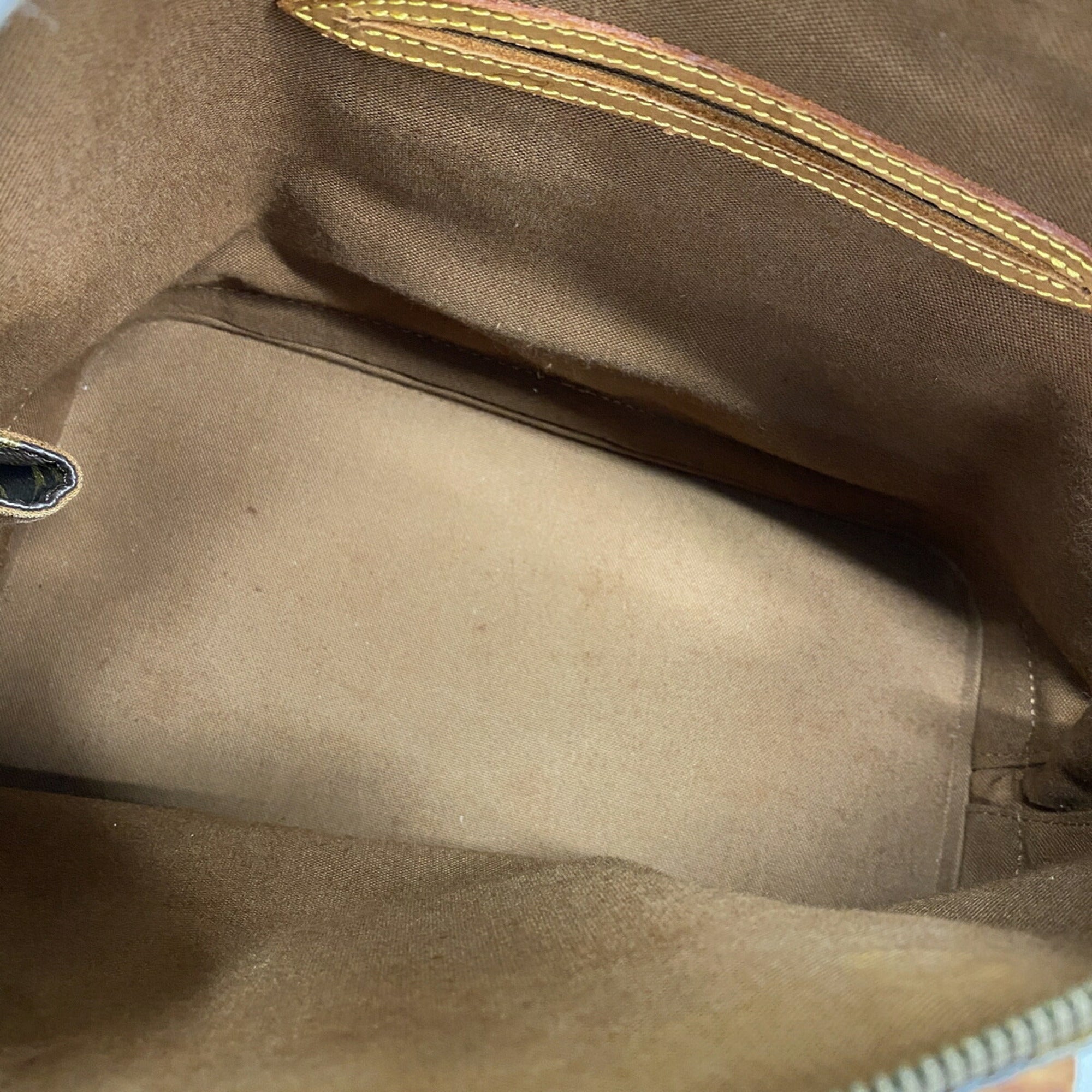 Louis Vuitton Brown Handbag (Pre-Owned)