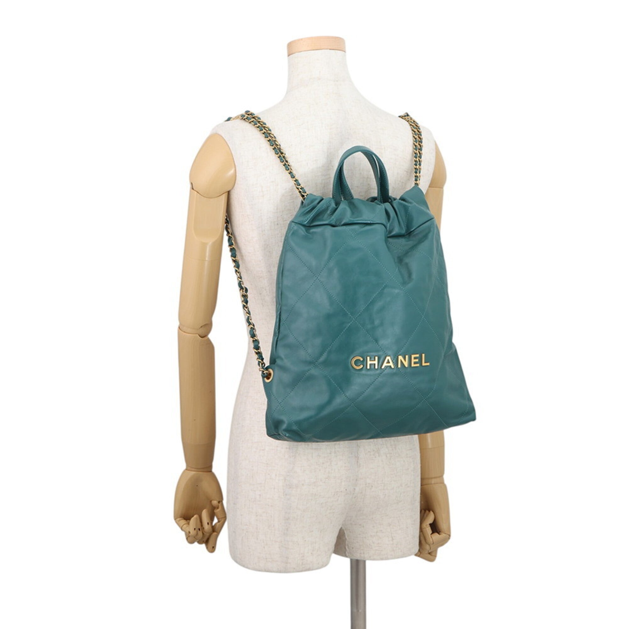 Chanel Green Leather Handbag (Pre-Owned)