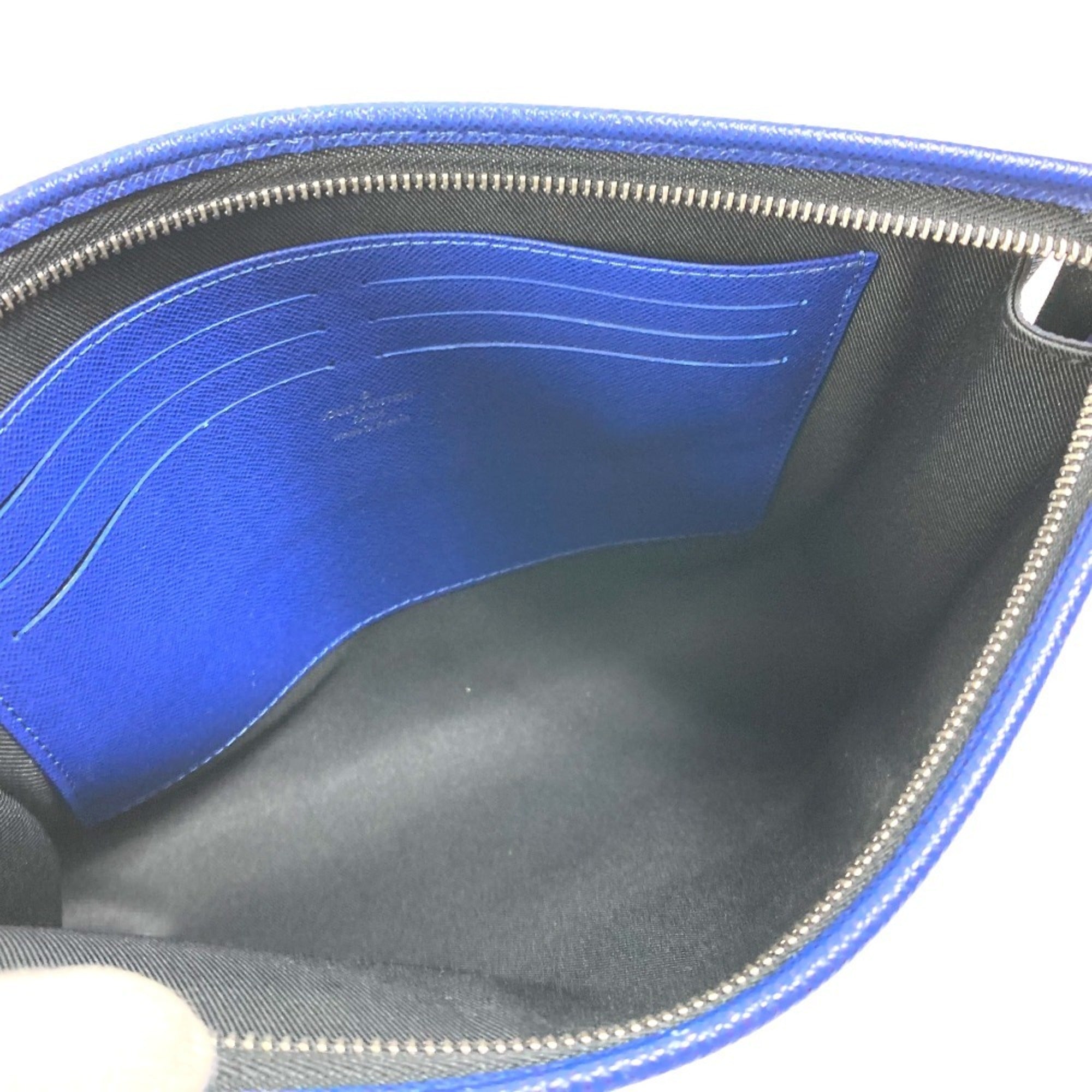 Louis Vuitton Taiga Blue Taiga Leather Pouch (Pre-Owned)