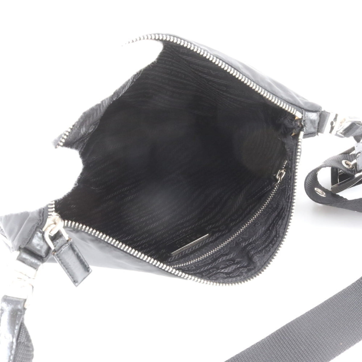 Prada Black Leather Nylon Messenger Bag Shoulder Bag (Pre-Owned)