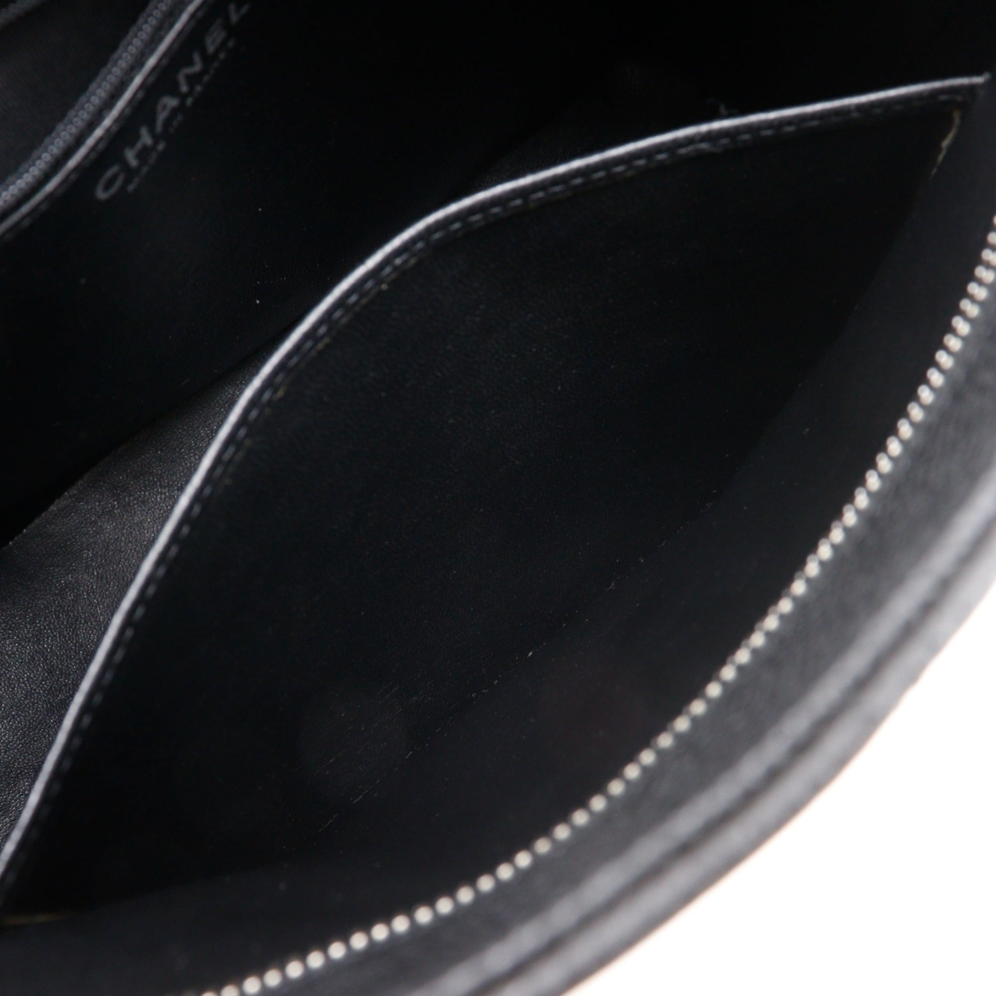 Chanel Black Grained Calfskin Tote Bag (Pre-Owned)